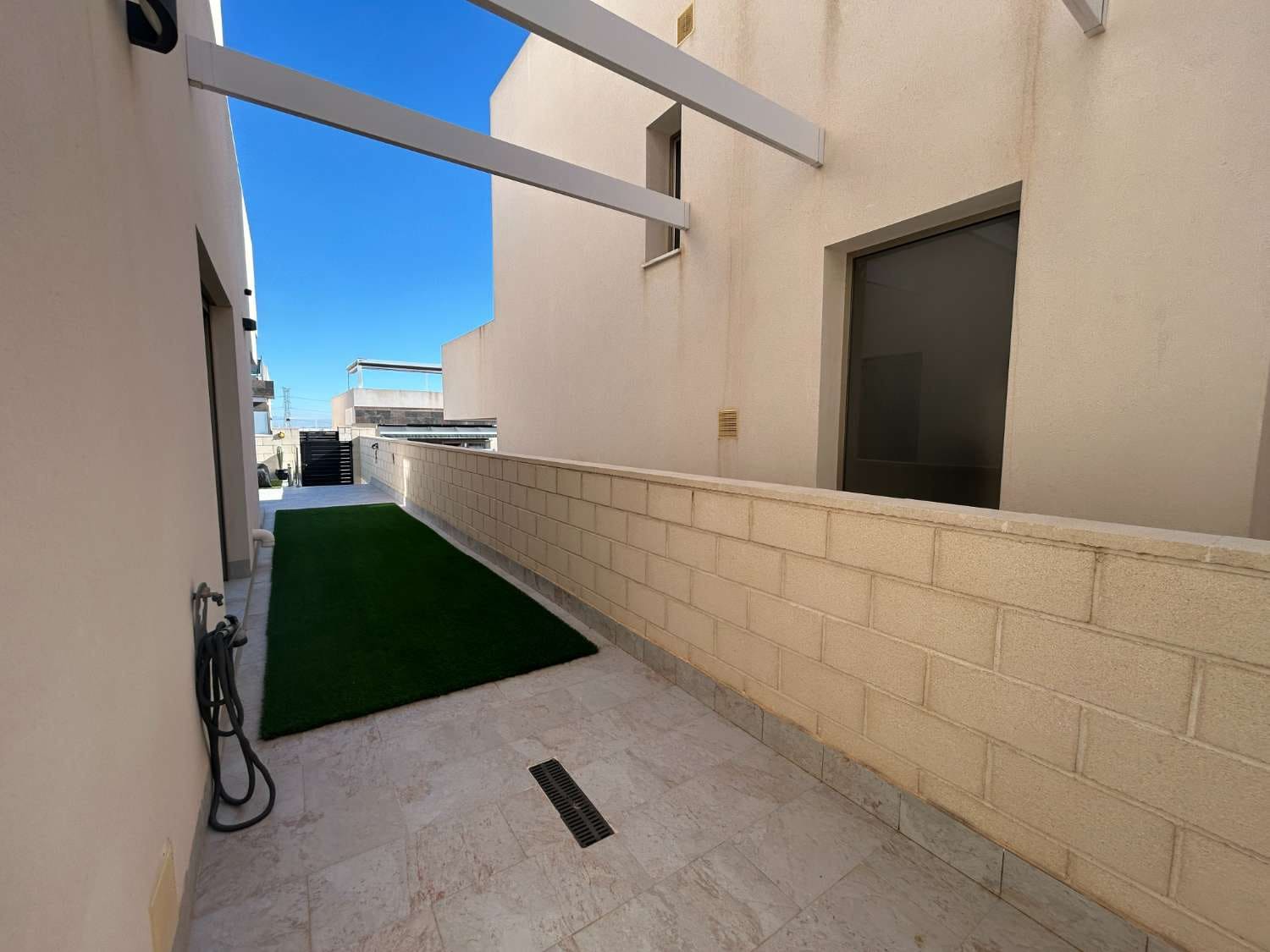 3 quarto Moradia para venda em Orihuela com piscina - 375 000 € (Ref: 9777686)