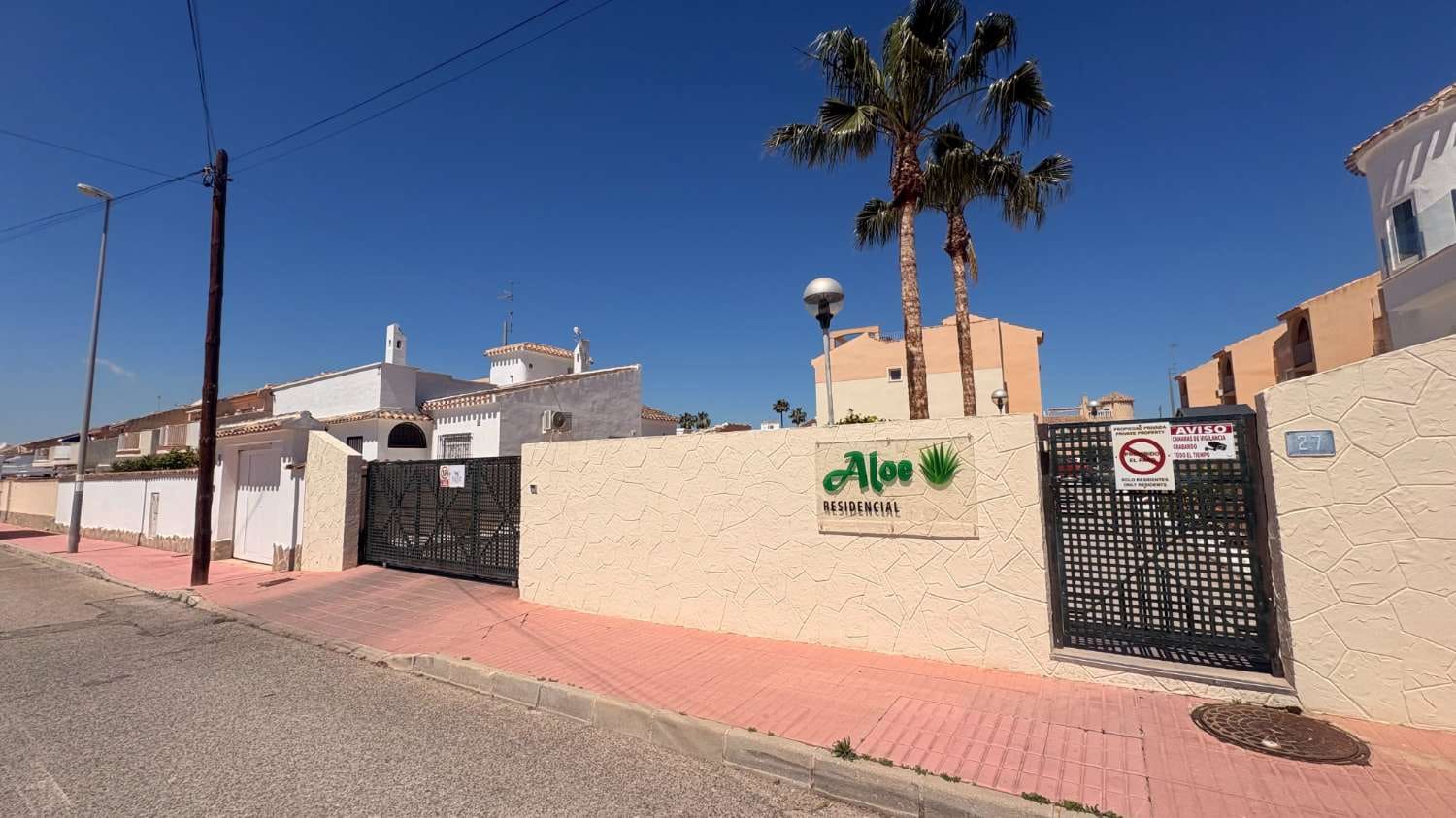 2 bedroom Beach Apartment for sale in Orihuela with pool - € 154,000 (Ref: 9777687)