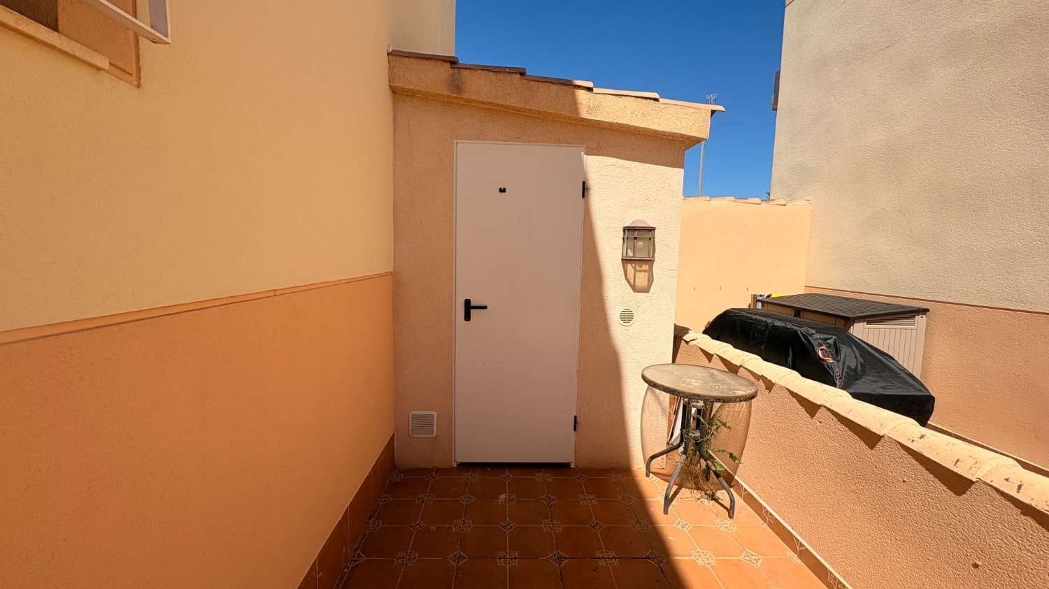 2 bedroom Beach Apartment for sale in Orihuela with pool - € 154,000 (Ref: 9777687)