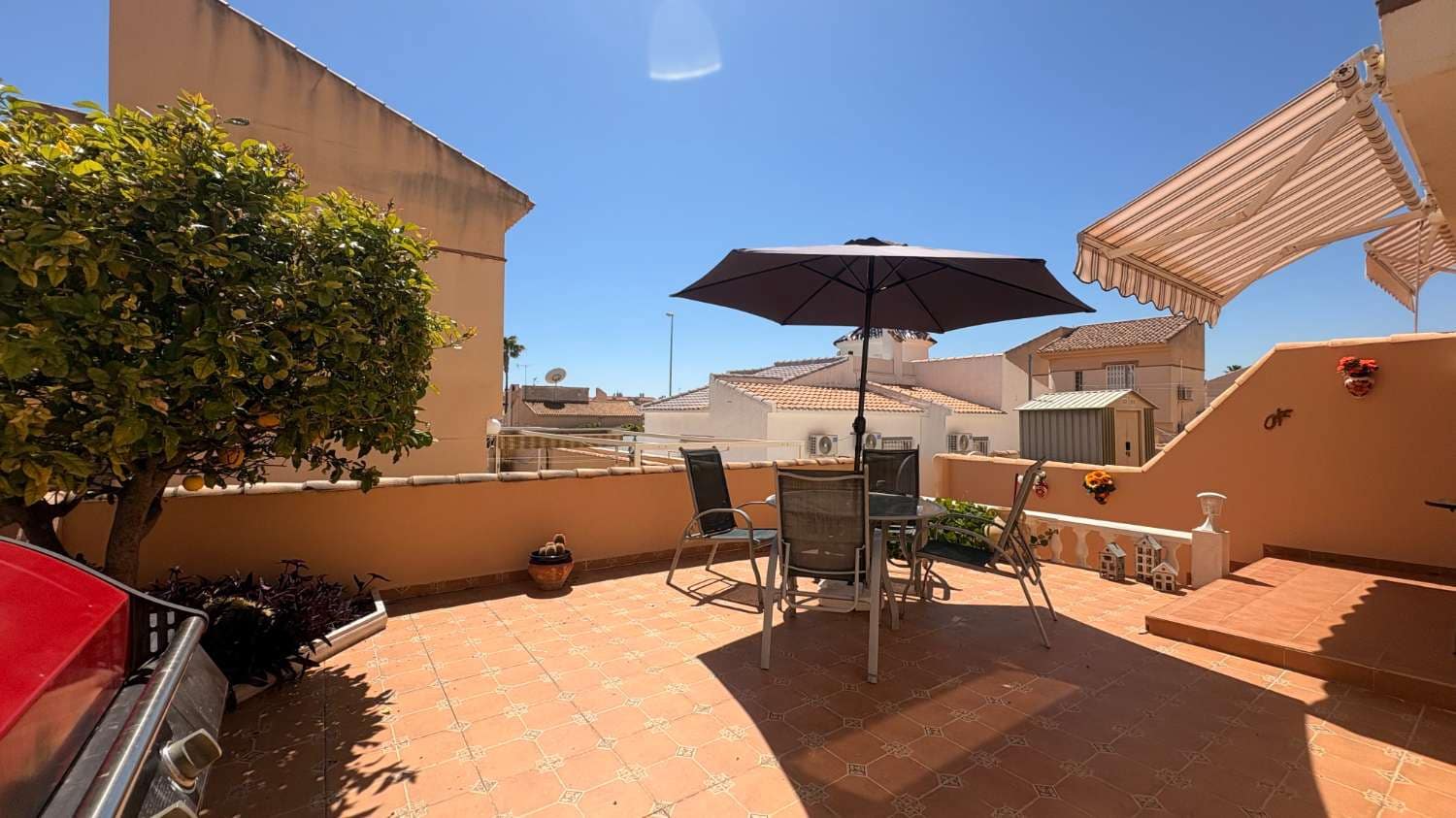2 bedroom Beach Apartment for sale in Orihuela with pool - € 154,000 (Ref: 9777687)