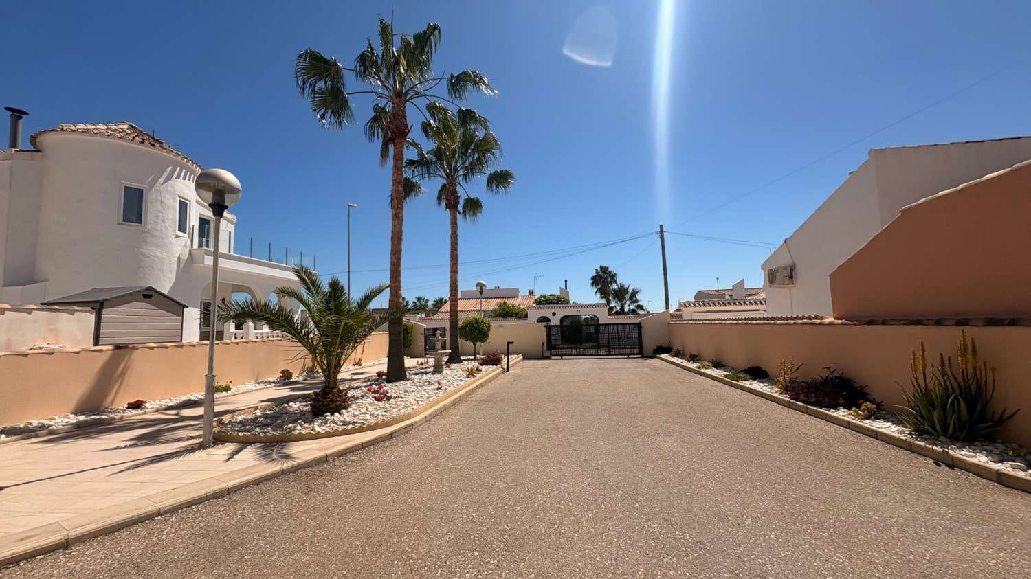 2 bedroom Beach Apartment for sale in Orihuela with pool - € 154,000 (Ref: 9777687)
