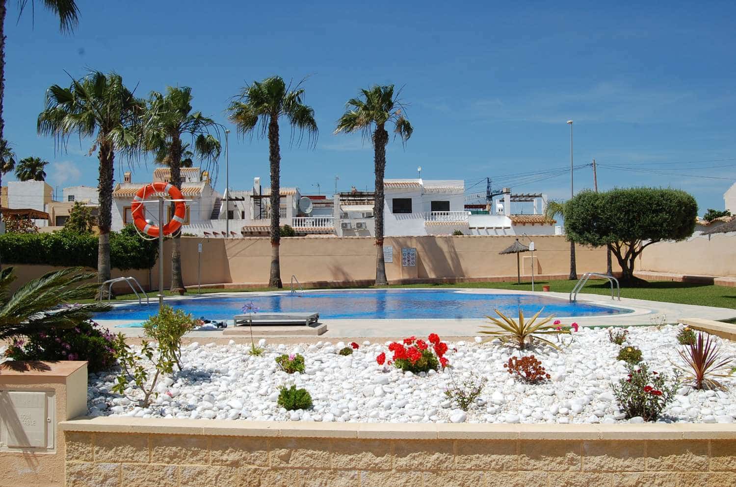 2 bedroom Beach Apartment for sale in Orihuela with pool - € 154,000 (Ref: 9777687)
