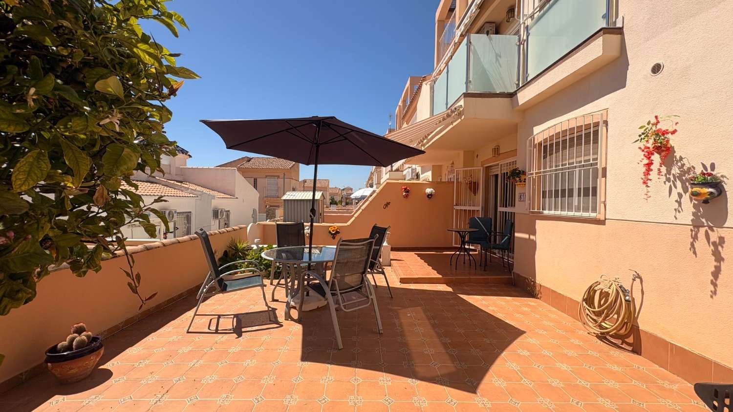 2 bedroom Beach Apartment for sale in Orihuela with pool - € 154,000 (Ref: 9777687)