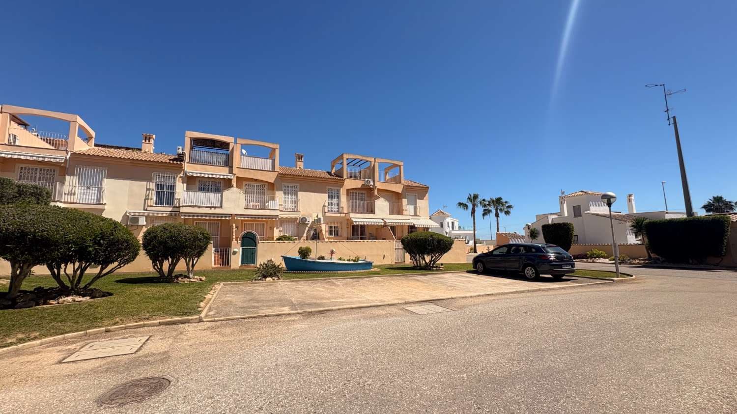 2 bedroom Beach Apartment for sale in Orihuela with pool - € 154,000 (Ref: 9777687)