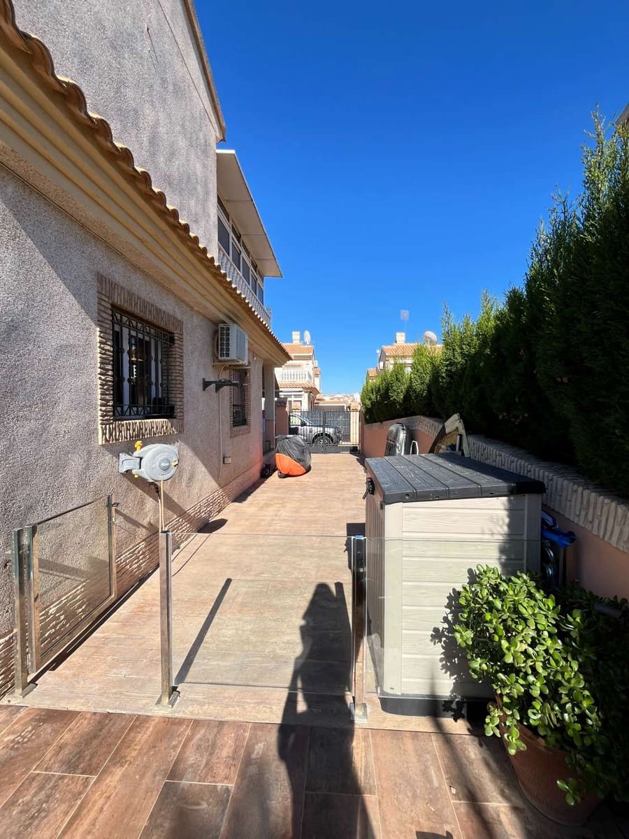3 Zimmer Doppelhaus zu verkaufen in Orihuela mit Pool - 325.000 € (Ref: 9785041)