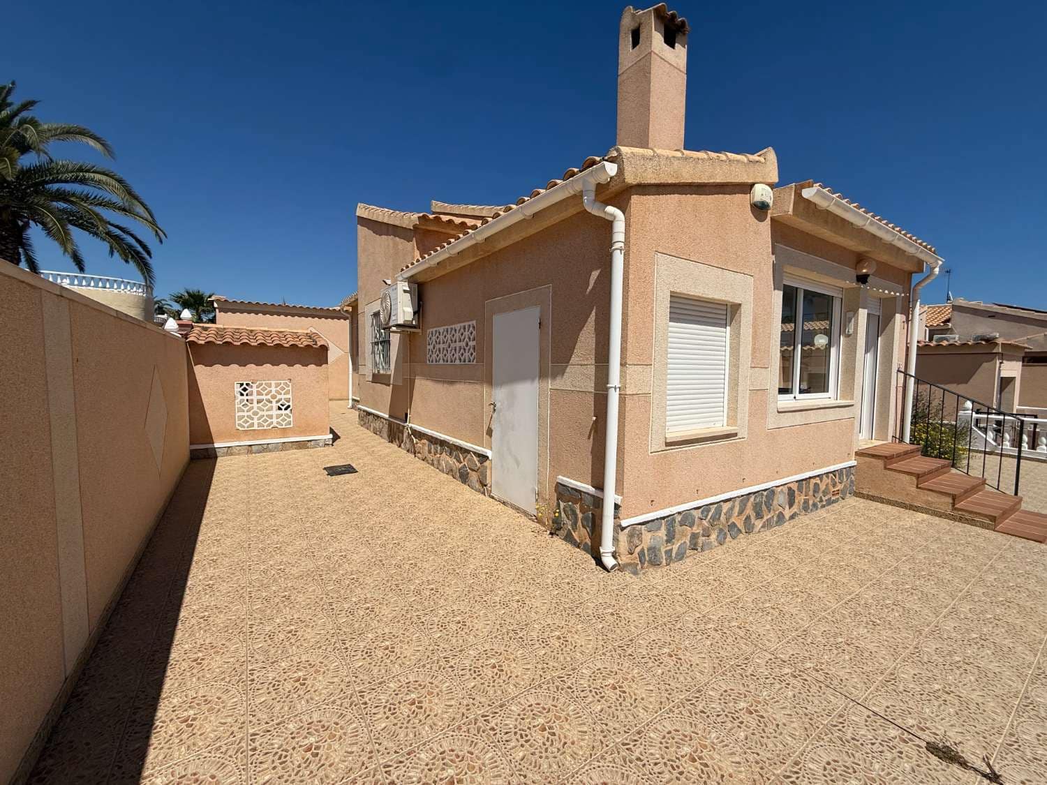 2 bedroom Villa for sale in Orihuela with pool garage - € 349,999 (Ref: 9785042)