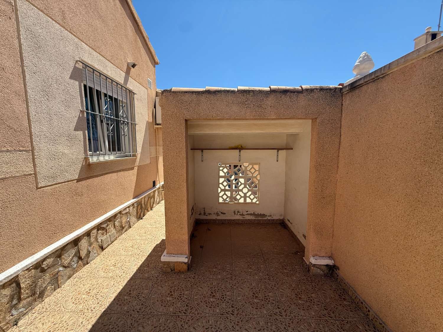 2 bedroom Villa for sale in Orihuela with pool garage - € 349,999 (Ref: 9785042)