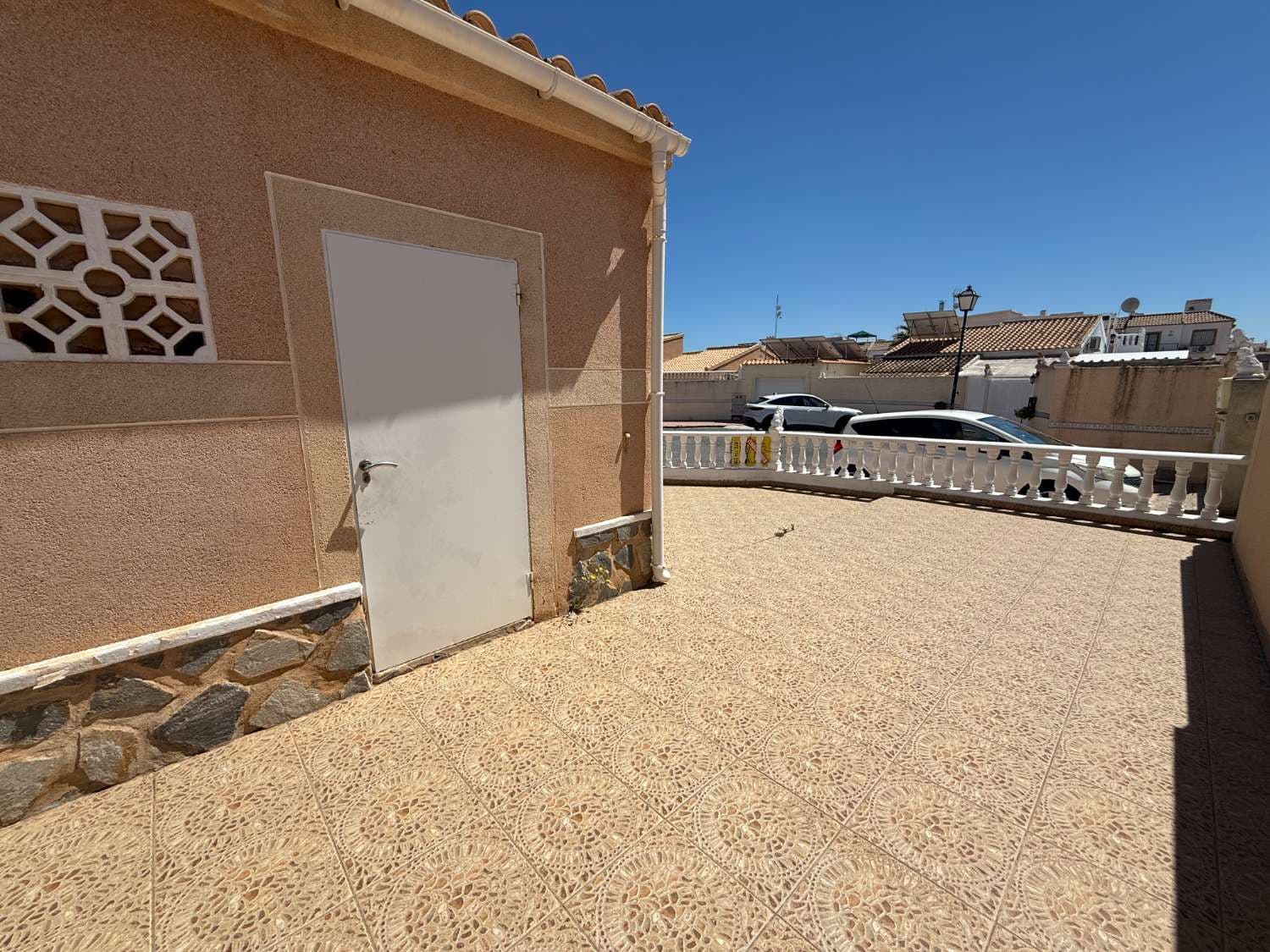 2 bedroom Villa for sale in Orihuela with pool garage - € 349,999 (Ref: 9785042)
