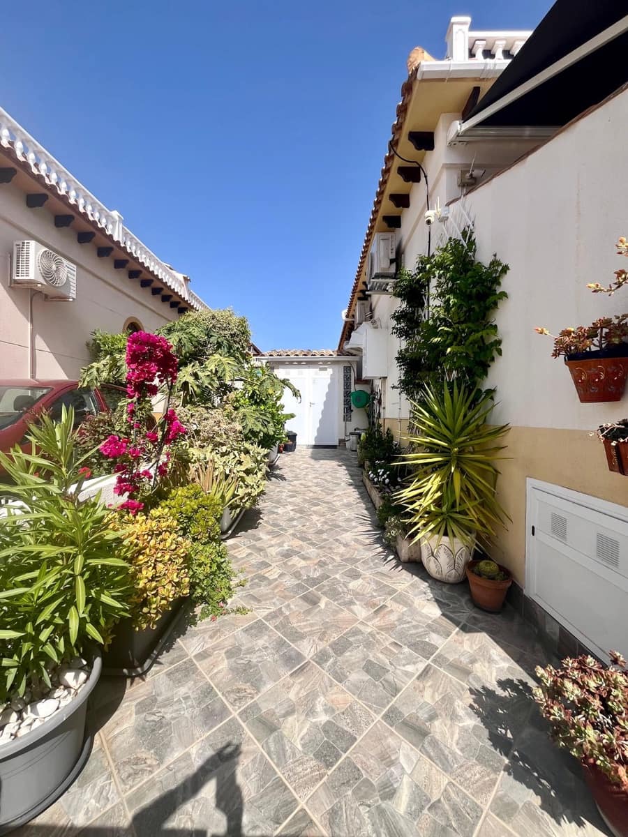 2 bedroom Flat for sale in Orihuela with pool garage - € 249,000 (Ref: 9800361)