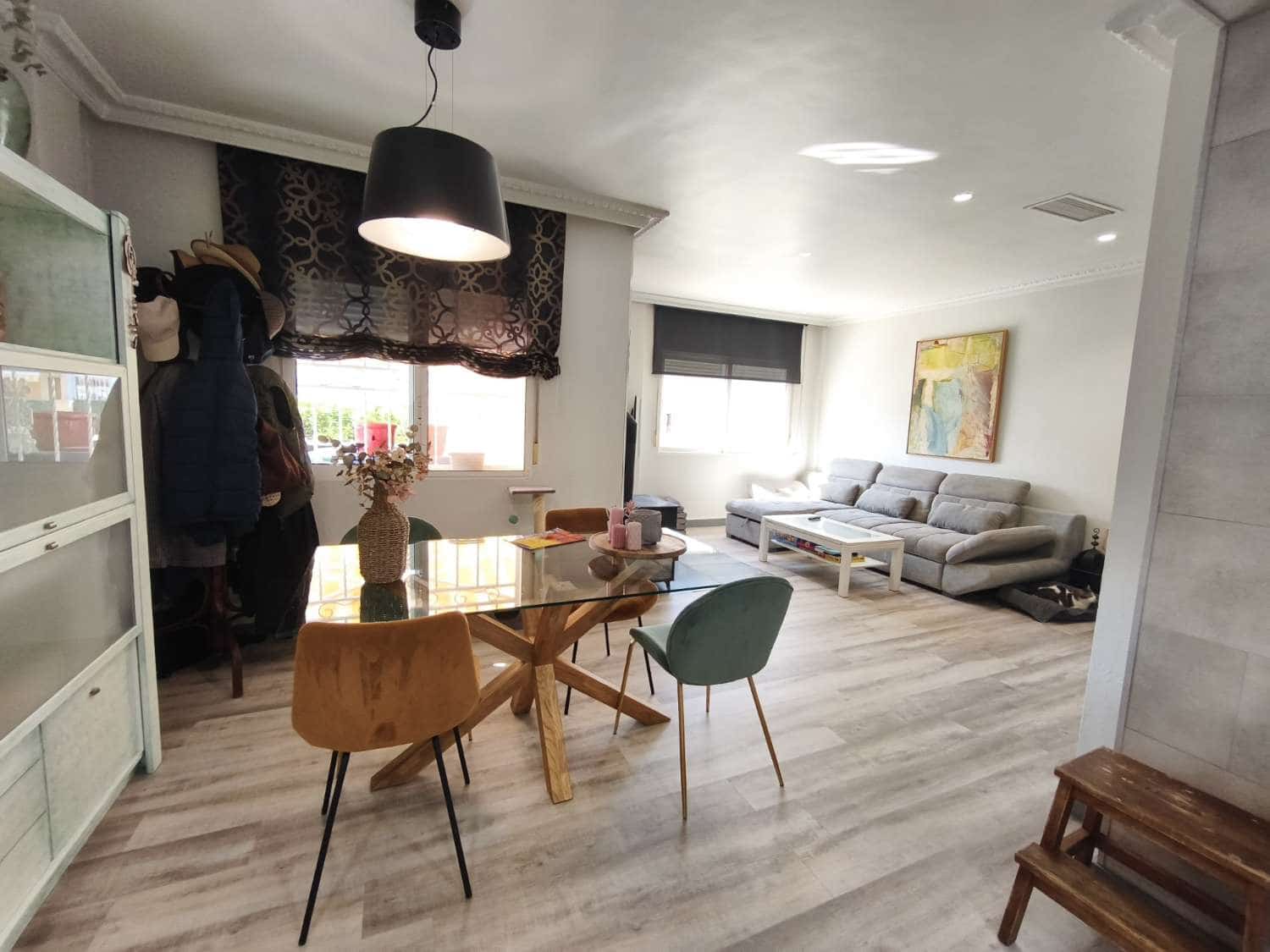 4 soveværelse Lejlighed til salg i Torrevieja med swimmingpool - € 310.000 (Ref: 9804121)