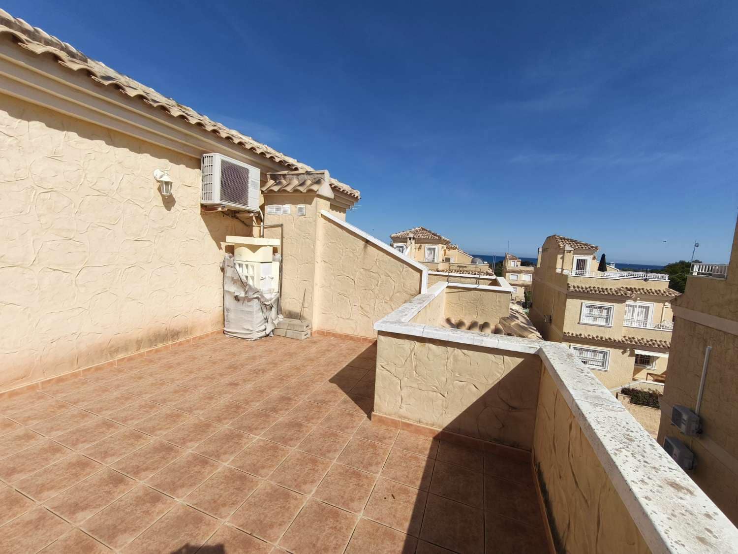 4 soveværelse Lejlighed til salg i Torrevieja med swimmingpool - € 310.000 (Ref: 9804121)
