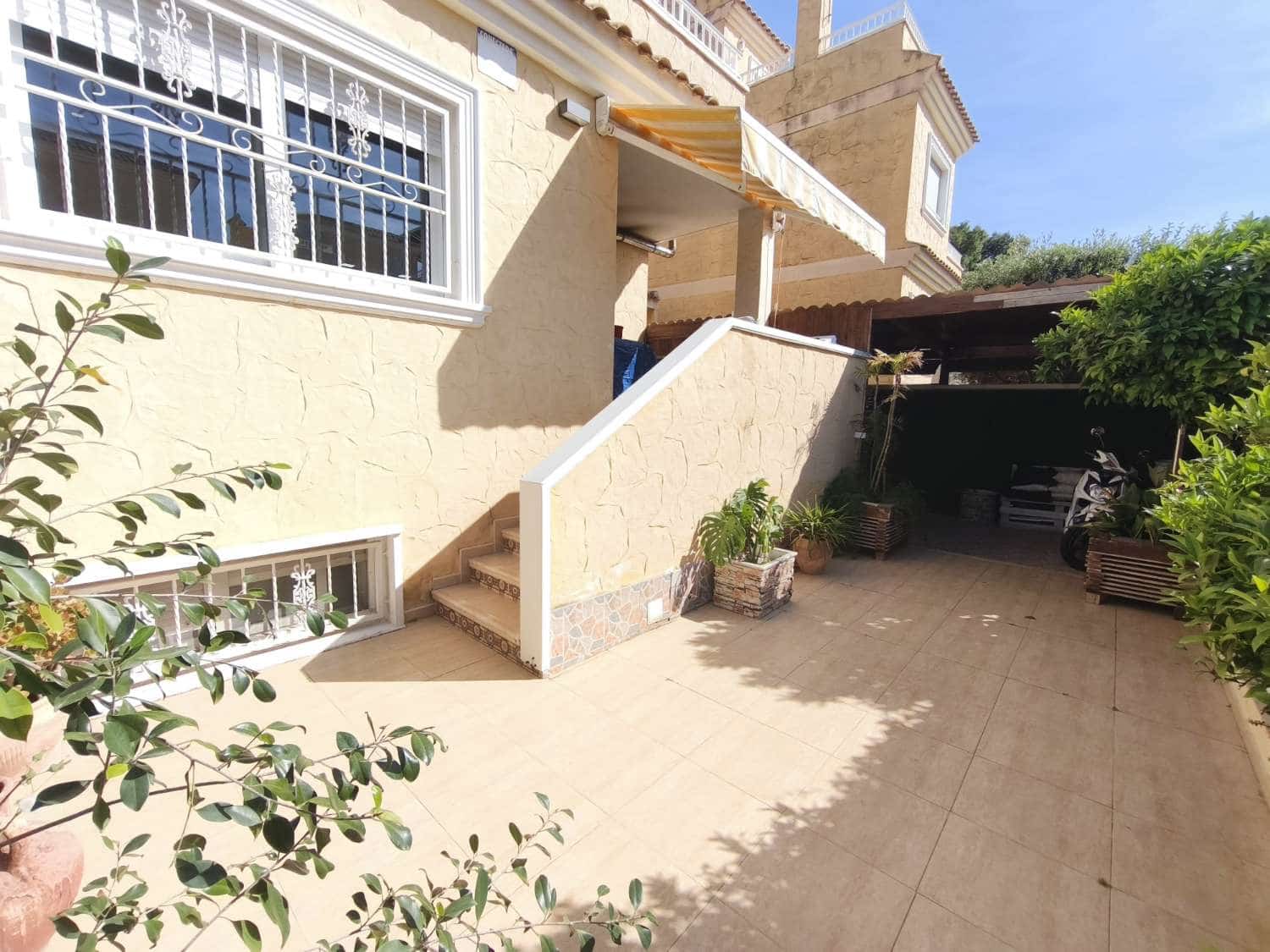 4 soveværelse Lejlighed til salg i Torrevieja med swimmingpool - € 310.000 (Ref: 9804121)