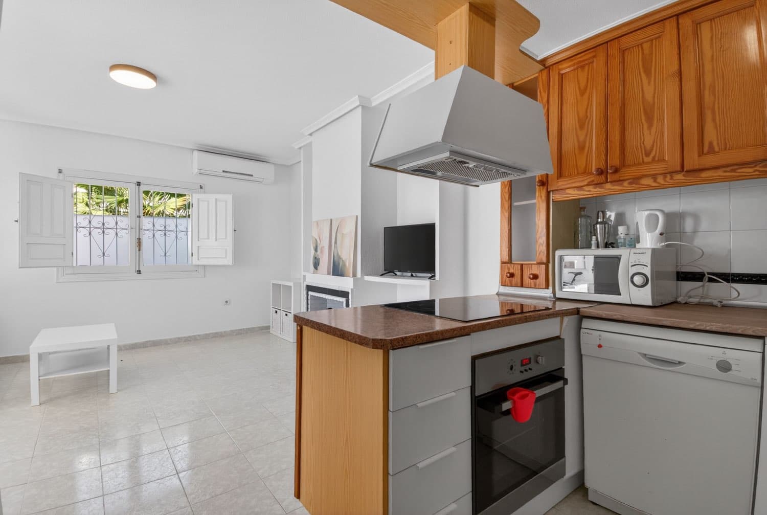 Piso de 3 habitaciones en Orihuela en venta con piscina - 196.000 € (Ref: 9822041)