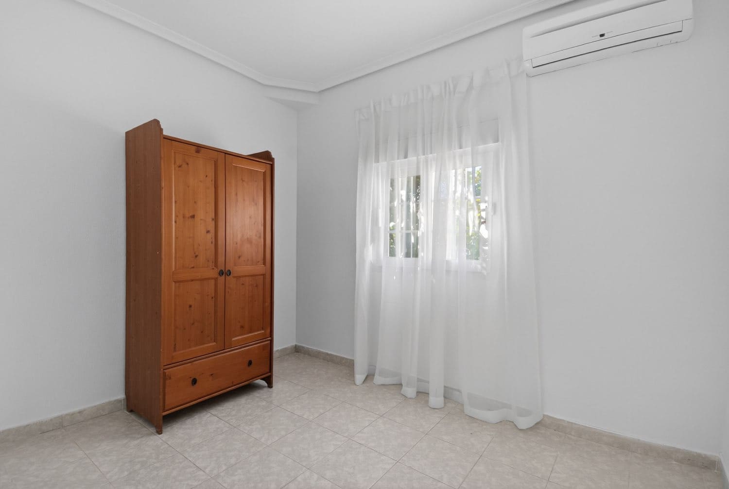 Piso de 3 habitaciones en Orihuela en venta con piscina - 196.000 € (Ref: 9822041)