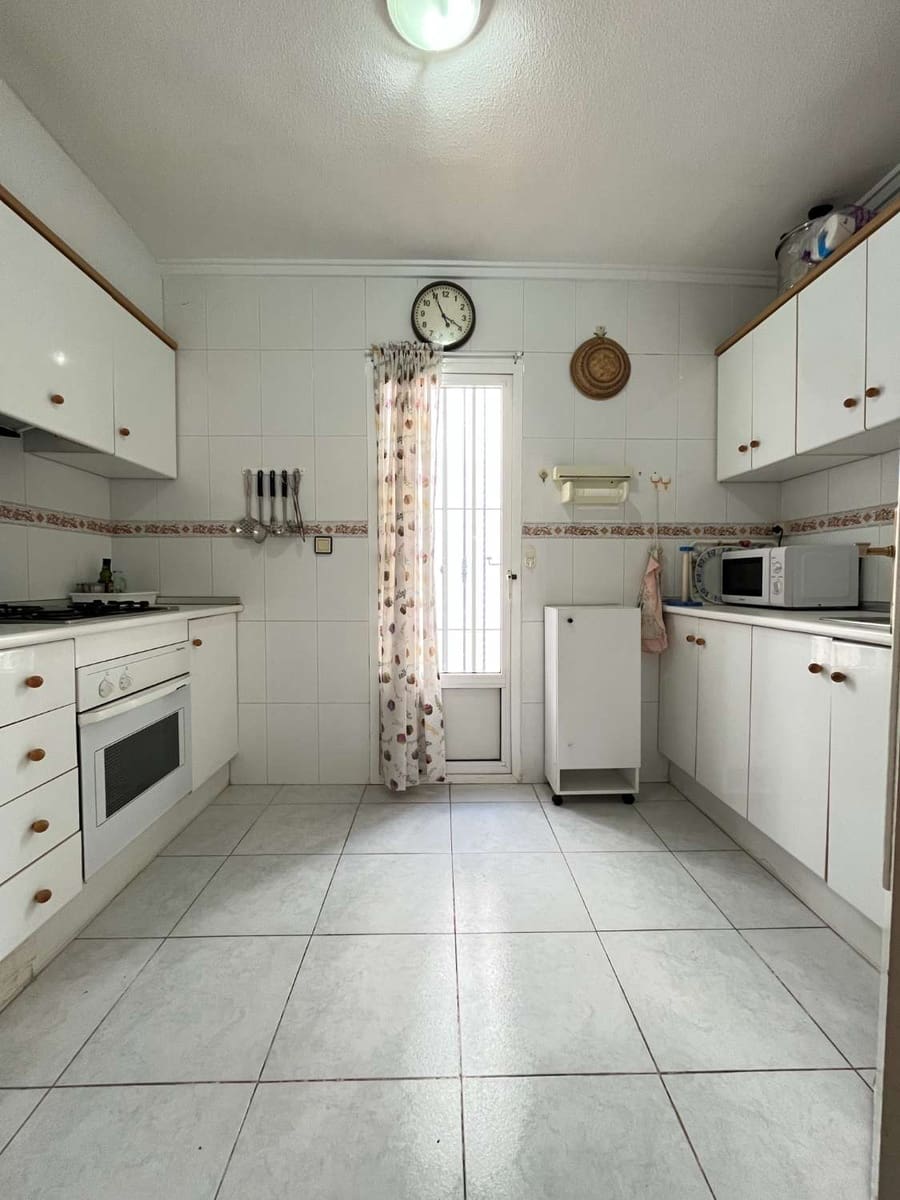 2 bedroom Beach Apartment for sale in Orihuela with pool - € 159,000 (Ref: 9828304)