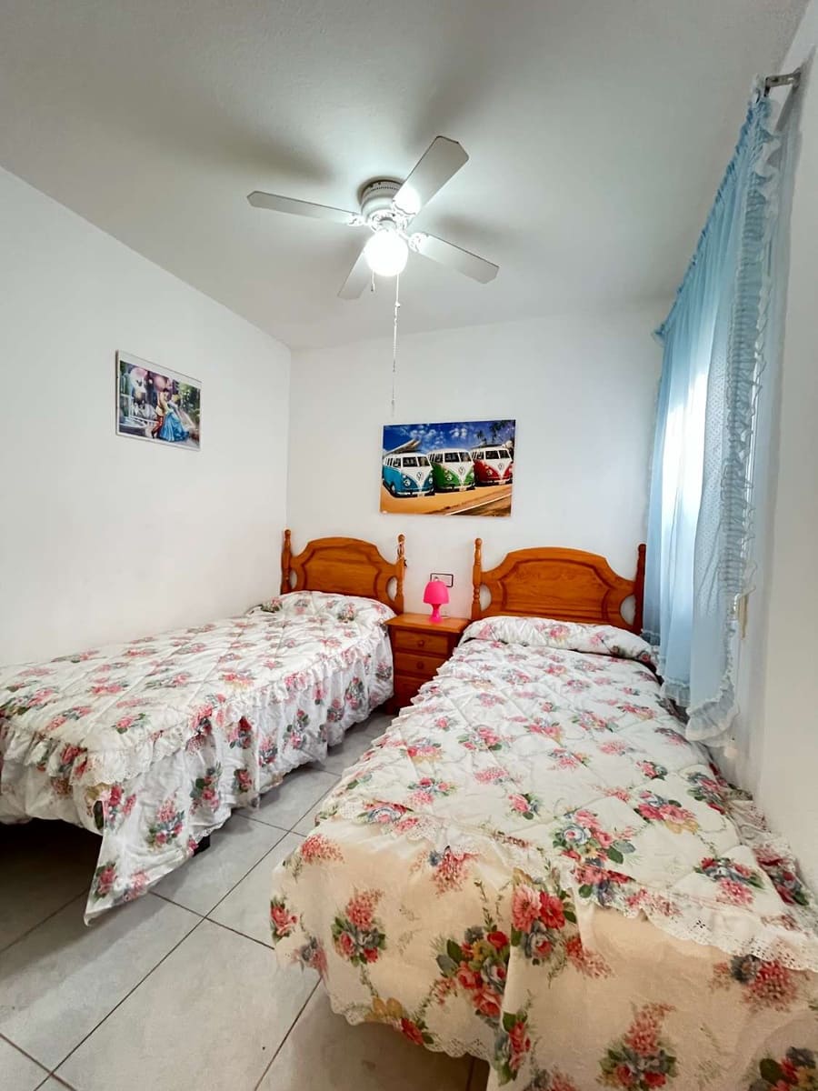 2 bedroom Beach Apartment for sale in Orihuela with pool - € 159,000 (Ref: 9828304)