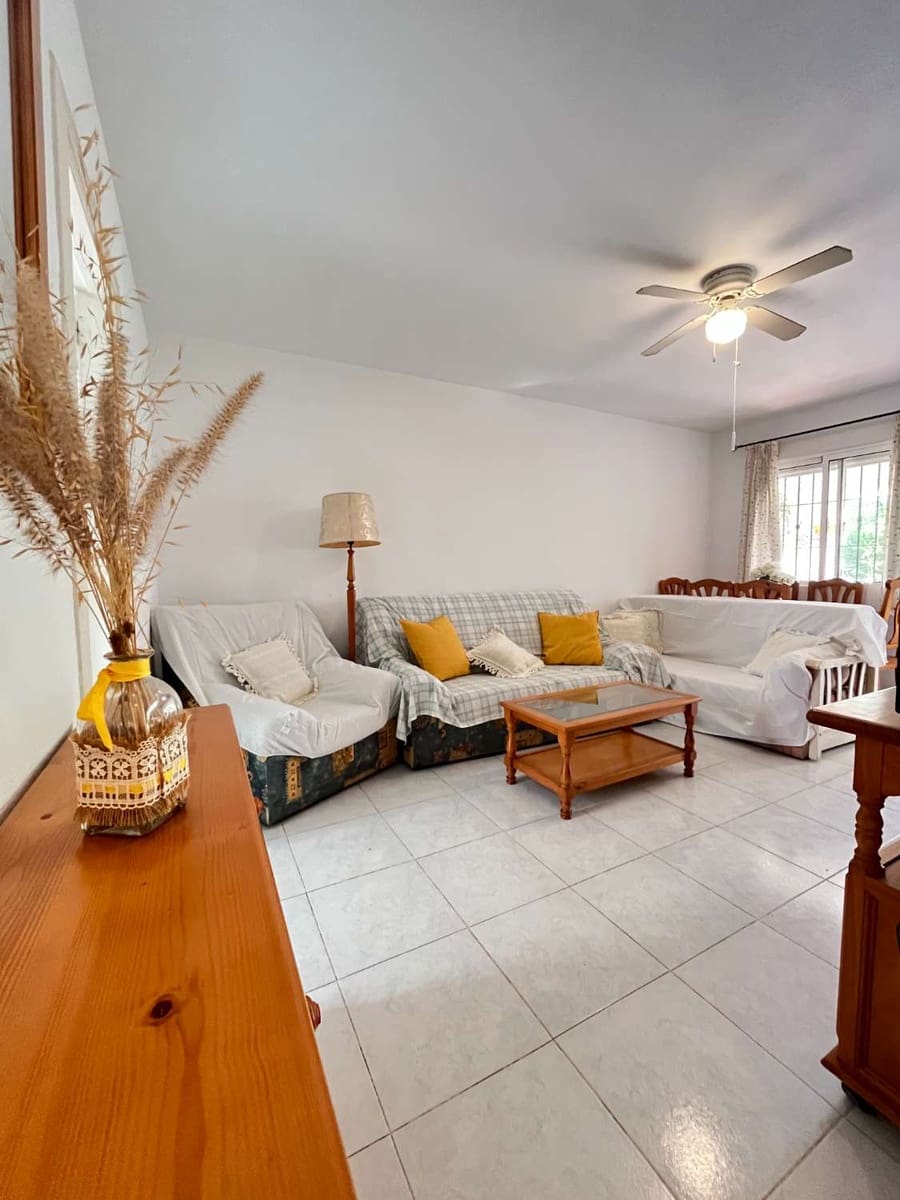 2 bedroom Beach Apartment for sale in Orihuela with pool - € 159,000 (Ref: 9828304)
