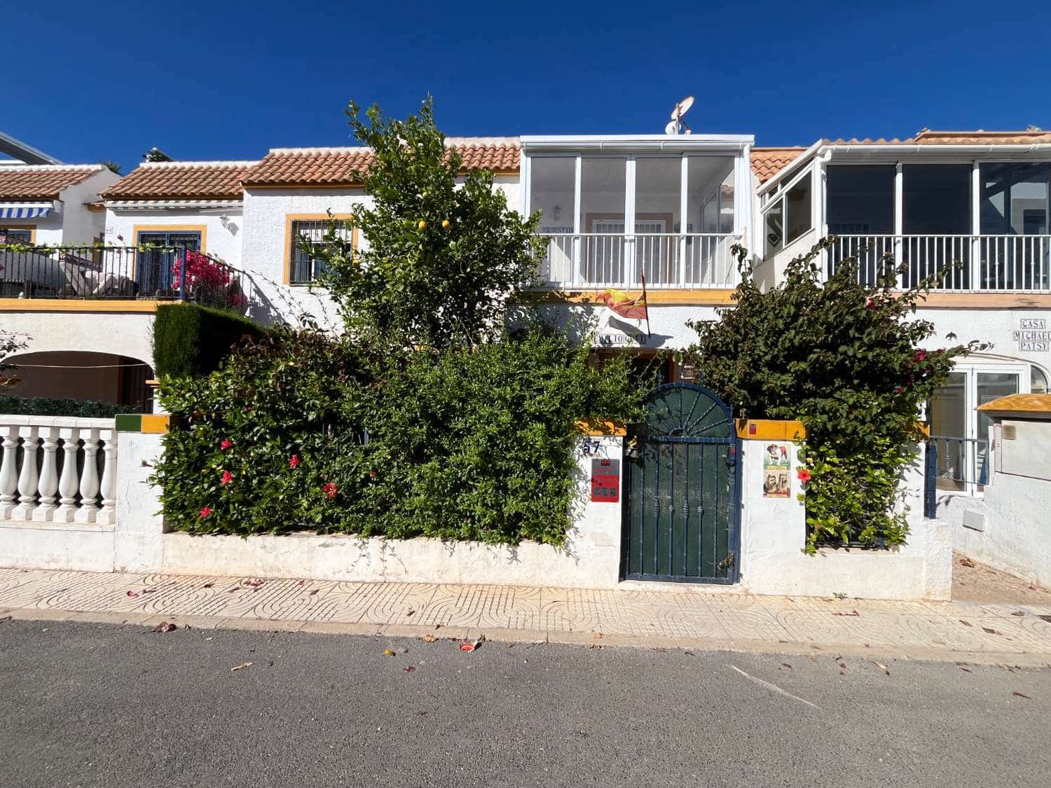 2 bedroom Beach Apartment for sale in Orihuela with pool - € 159,000 (Ref: 9828304)