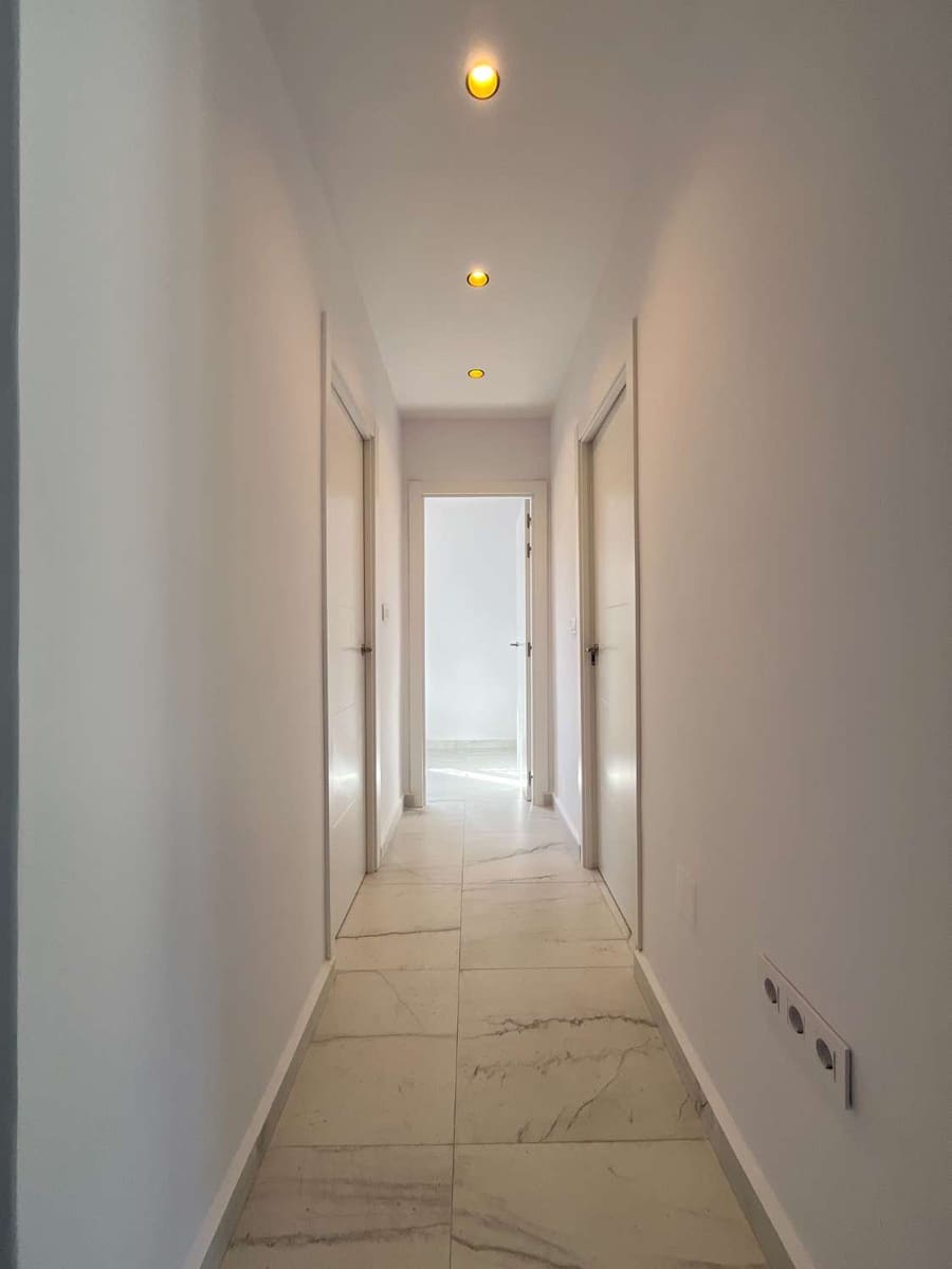 6 slaapkamer Villa te koop in Pilar de la Horadada met zwembad garage - € 489.000 (Ref: 9830743)