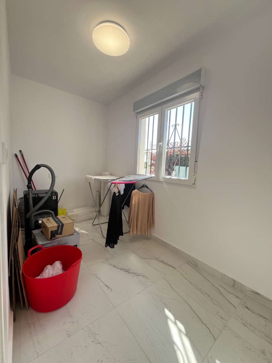 6 slaapkamer Villa te koop in Pilar de la Horadada met zwembad garage - € 489.000 (Ref: 9830743)