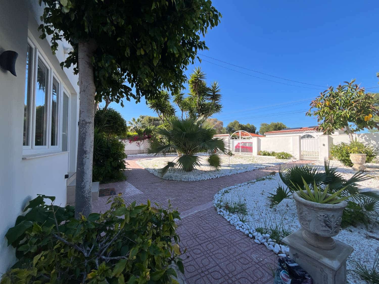 6 slaapkamer Villa te koop in Pilar de la Horadada met zwembad garage - € 489.000 (Ref: 9830743)