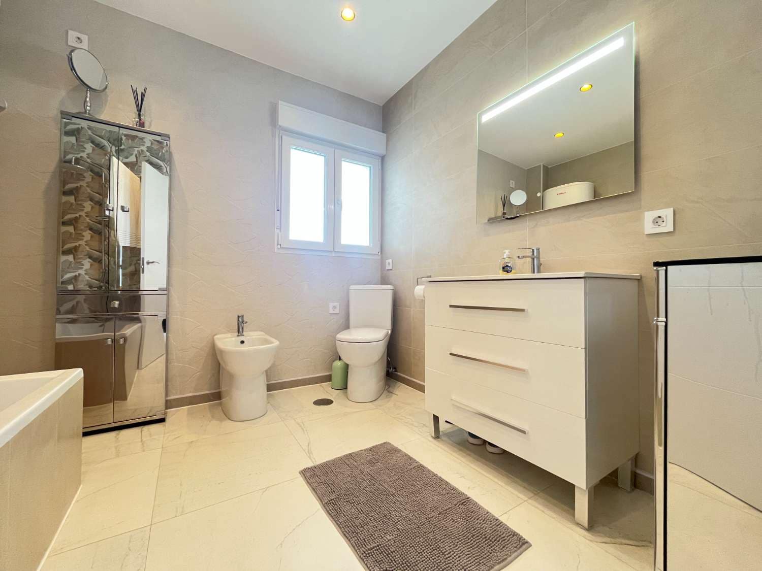 6 slaapkamer Villa te koop in Pilar de la Horadada met zwembad garage - € 489.000 (Ref: 9830743)