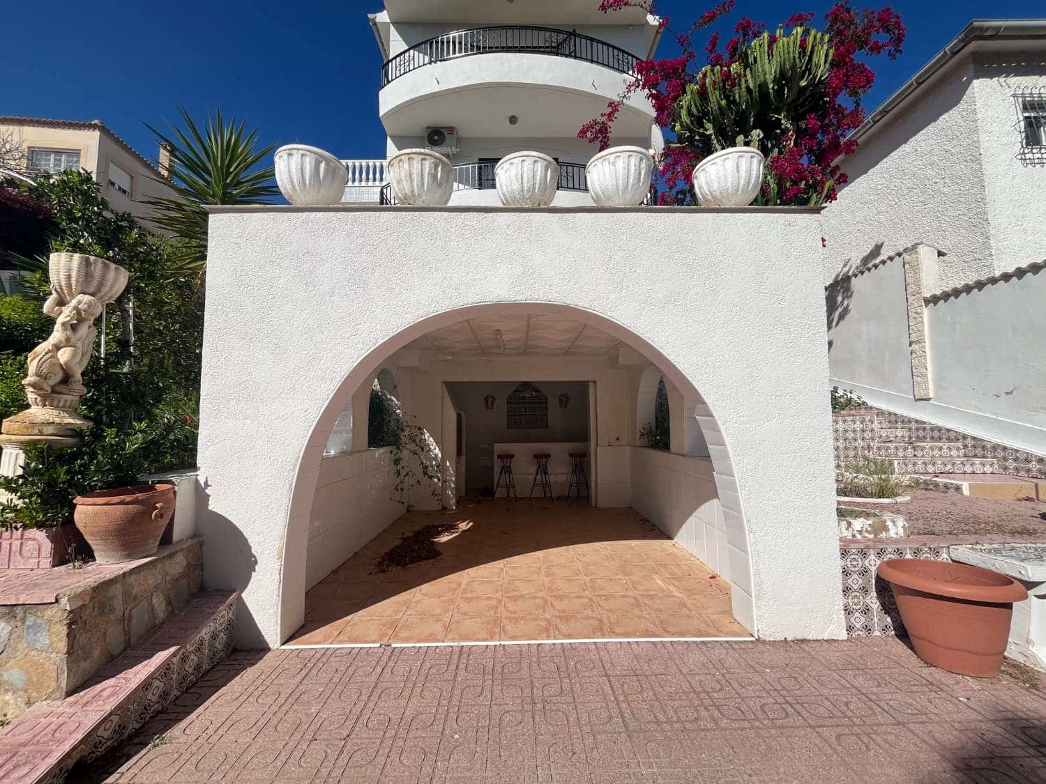 6 slaapkamer Villa te koop in Pilar de la Horadada met zwembad garage - € 489.000 (Ref: 9830743)