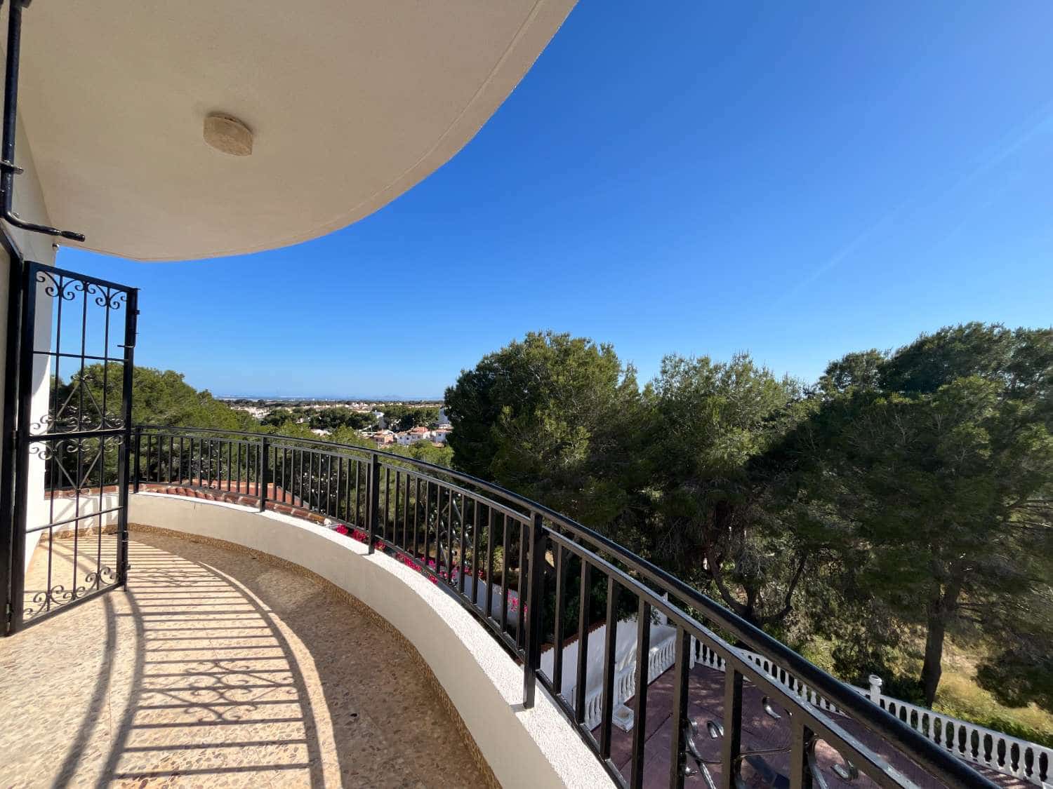 6 slaapkamer Villa te koop in Pilar de la Horadada met zwembad garage - € 489.000 (Ref: 9830743)