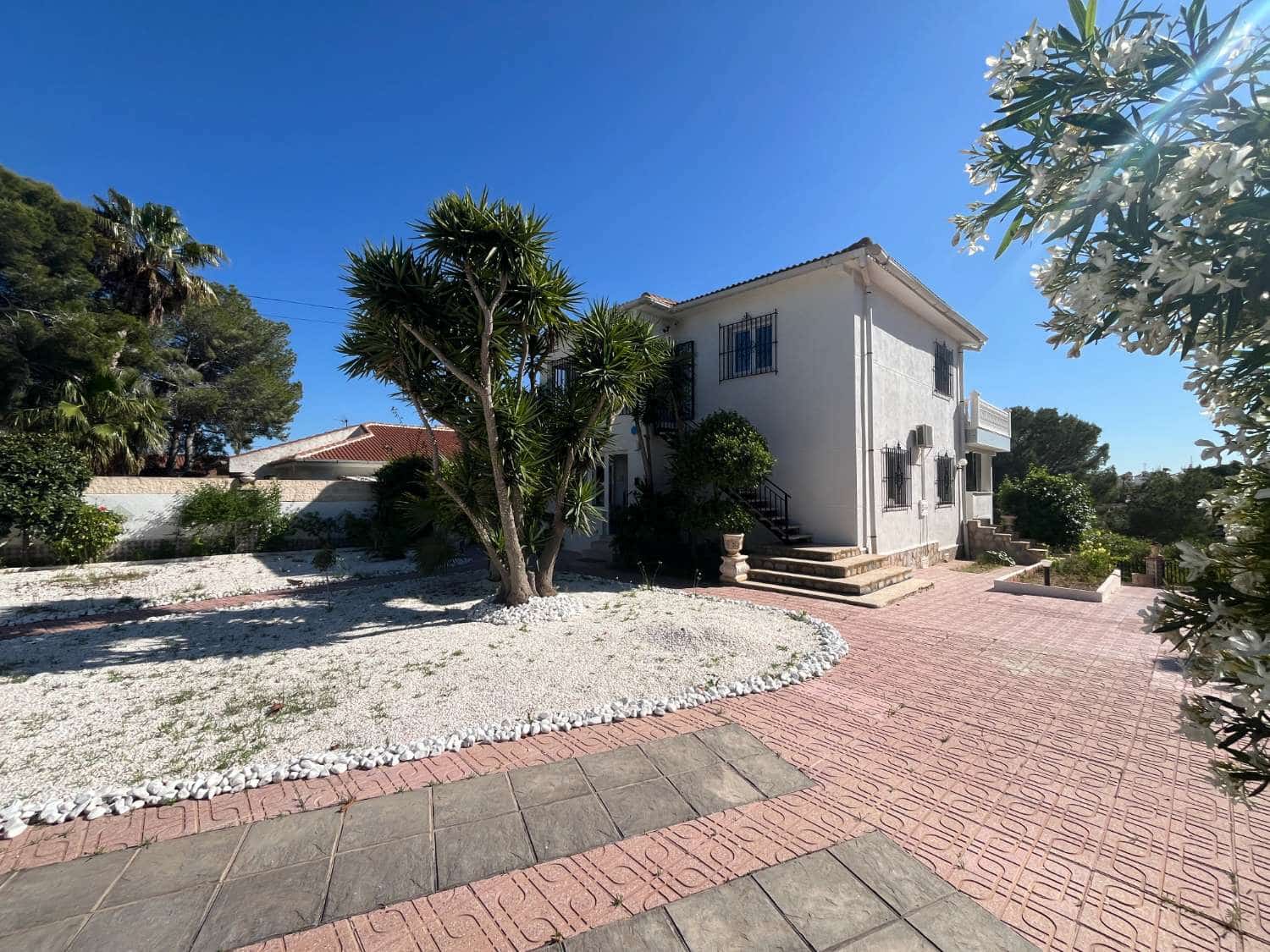 6 slaapkamer Villa te koop in Pilar de la Horadada met zwembad garage - € 489.000 (Ref: 9830743)