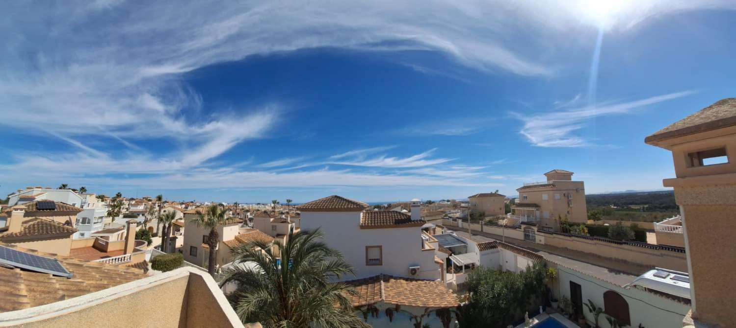 3 bedroom Villa for sale in Orihuela with pool - € 369,000 (Ref: 9840085)