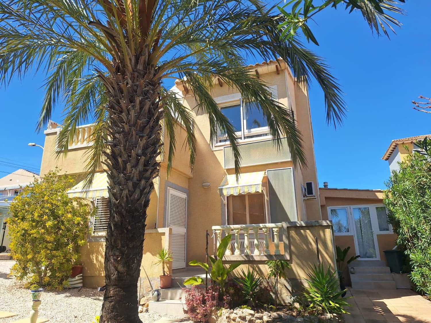 3 bedroom Villa for sale in Orihuela with pool - € 369,000 (Ref: 9840085)