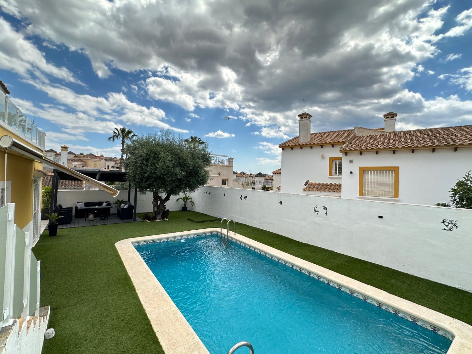 Chalet de 3 habitaciones en San Miguel de Salinas en venta con piscina - 390.000 € (Ref: 9842156)