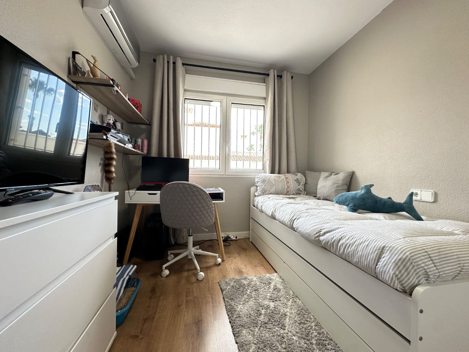 Chalet de 3 habitaciones en San Miguel de Salinas en venta con piscina - 390.000 € (Ref: 9842156)