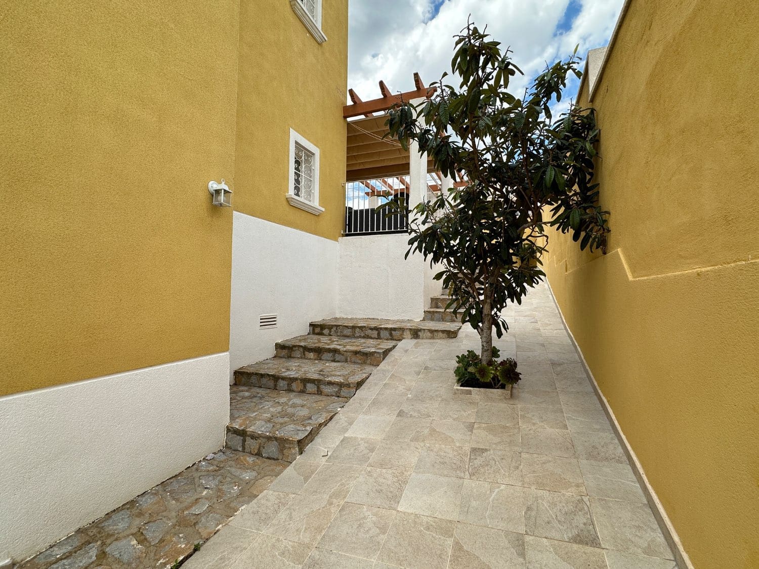 Chalet de 3 habitaciones en San Miguel de Salinas en venta con piscina - 390.000 € (Ref: 9842156)