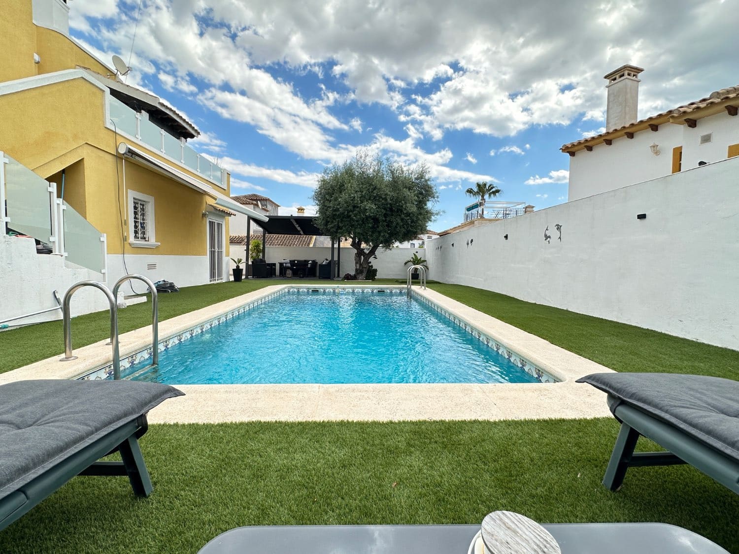 Chalet de 3 habitaciones en San Miguel de Salinas en venta con piscina - 390.000 € (Ref: 9842156)