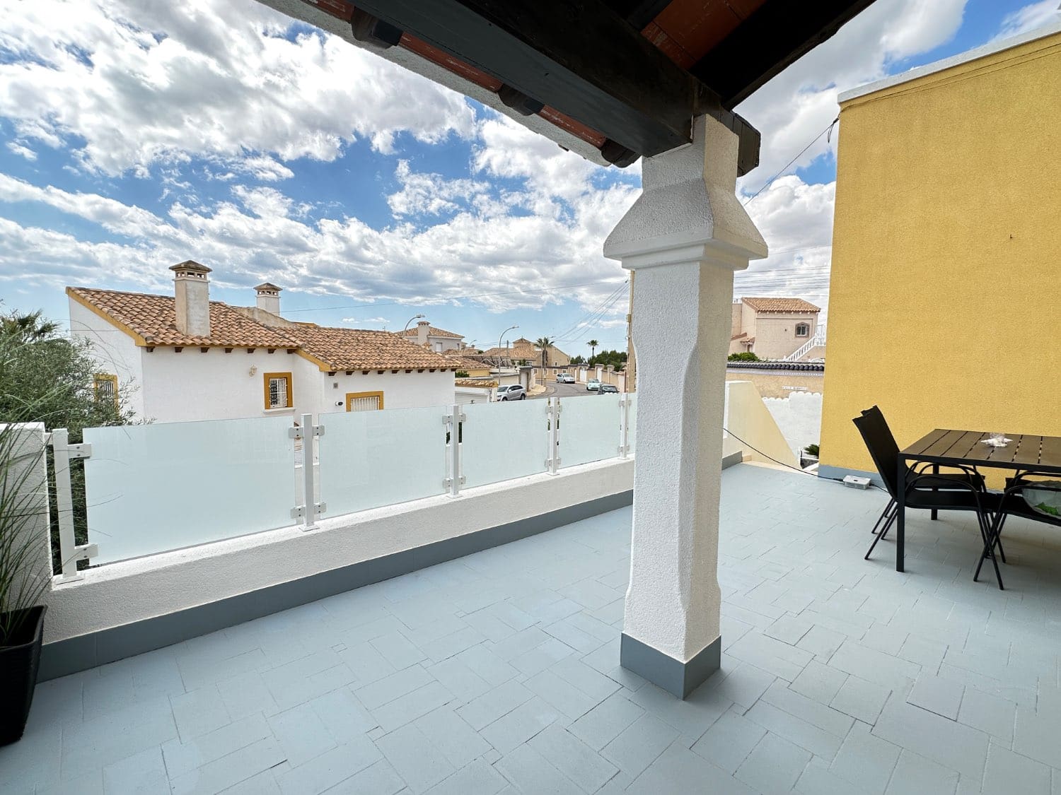 Chalet de 3 habitaciones en San Miguel de Salinas en venta con piscina - 390.000 € (Ref: 9842156)