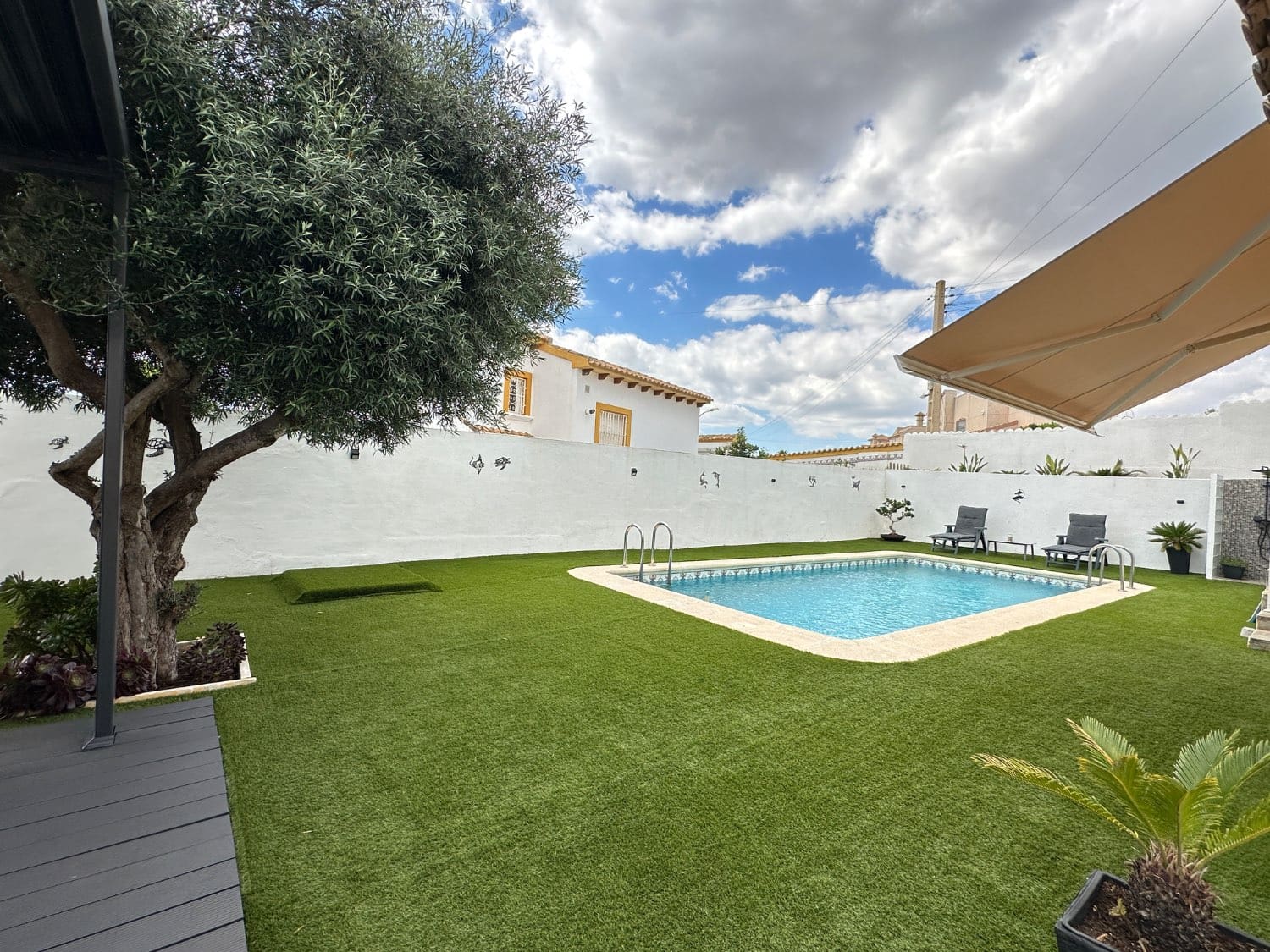 Chalet de 3 habitaciones en San Miguel de Salinas en venta con piscina - 390.000 € (Ref: 9842156)