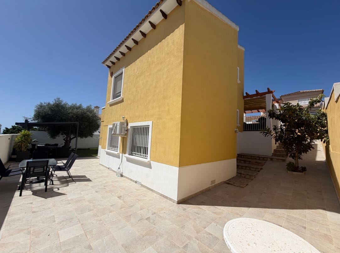 3 camera da letto Villa in vendita in San Miguel de Salinas con piscina - 410.000 € (Rif: 9842156)