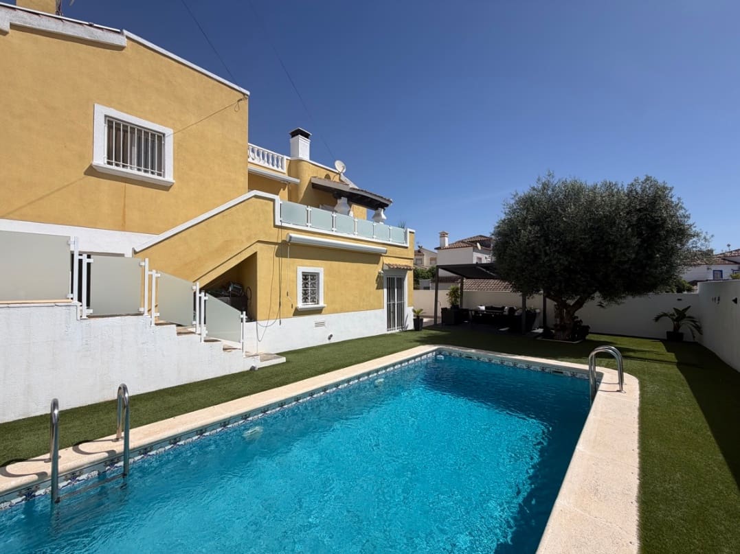 3 camera da letto Villa in vendita in San Miguel de Salinas con piscina - 410.000 € (Rif: 9842156)