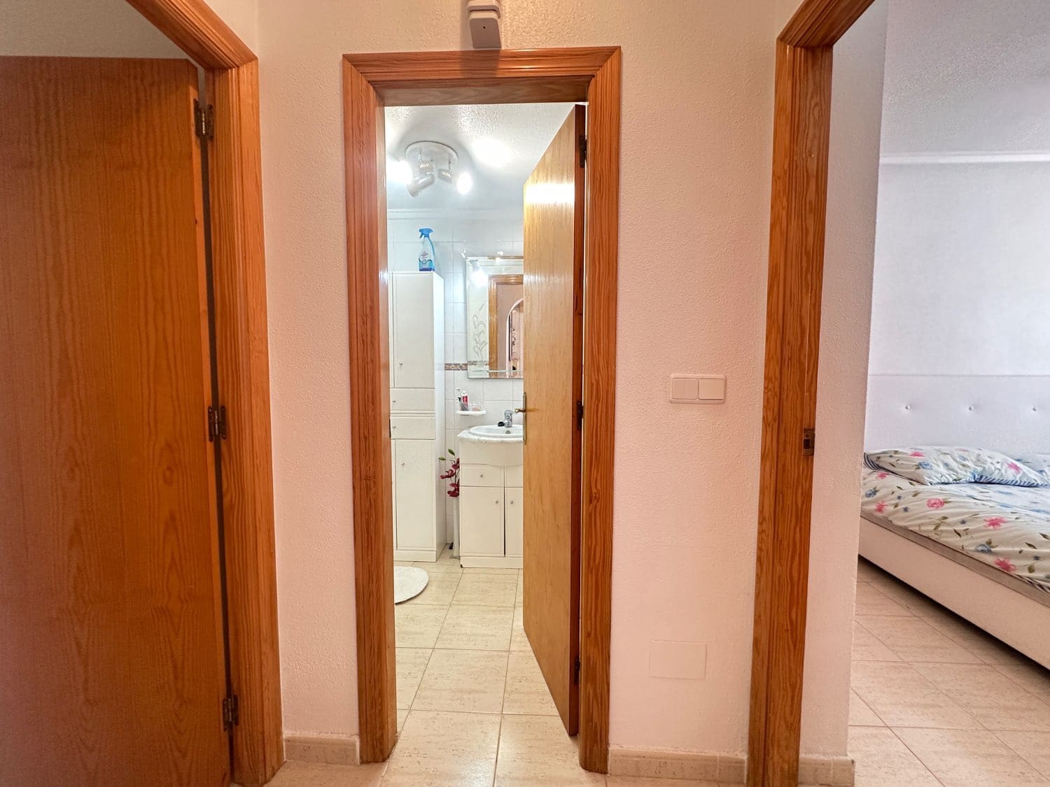 2 bedroom Beach Apartment for sale in Orihuela with pool - € 126,000 (Ref: 9849048)