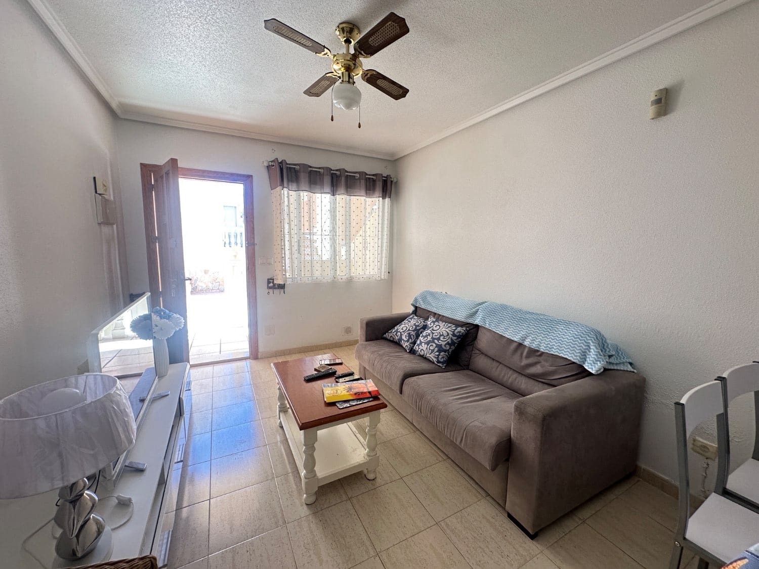 2 bedroom Beach Apartment for sale in Orihuela with pool - € 126,000 (Ref: 9849048)
