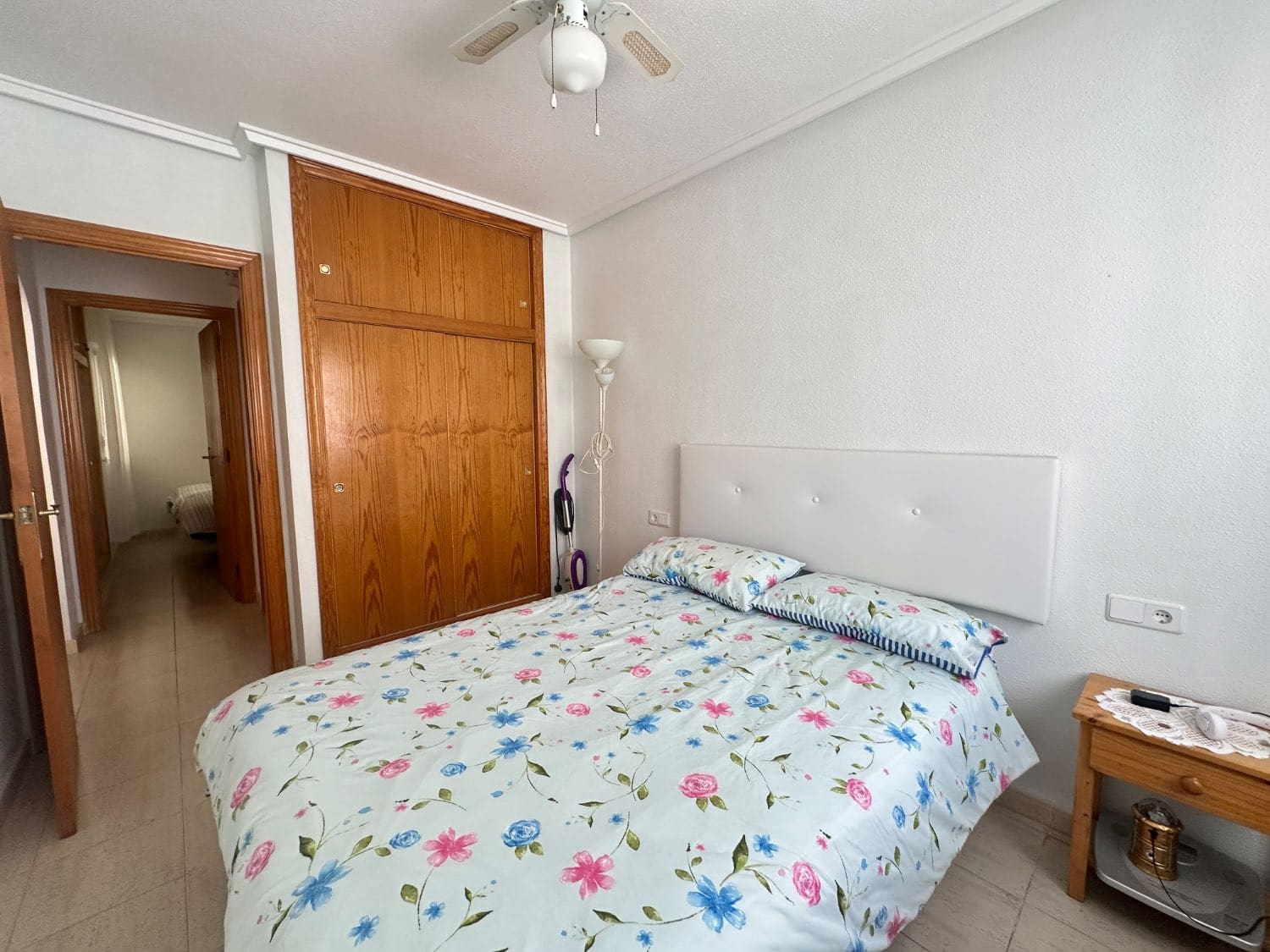 2 bedroom Beach Apartment for sale in Orihuela with pool - € 126,000 (Ref: 9849048)