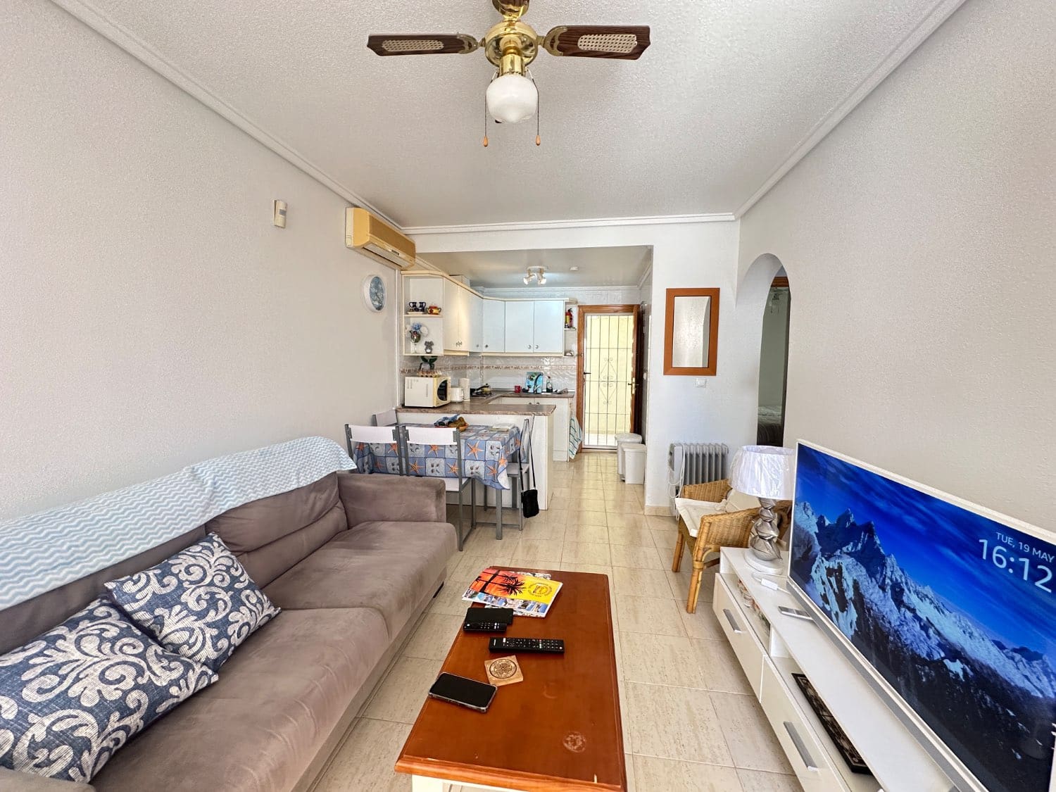 2 bedroom Beach Apartment for sale in Orihuela with pool - € 126,000 (Ref: 9849048)