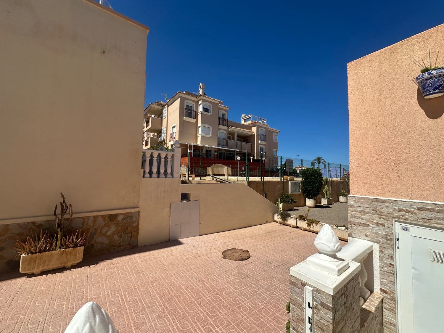 2 bedroom Beach Apartment for sale in Orihuela with pool - € 126,000 (Ref: 9849048)