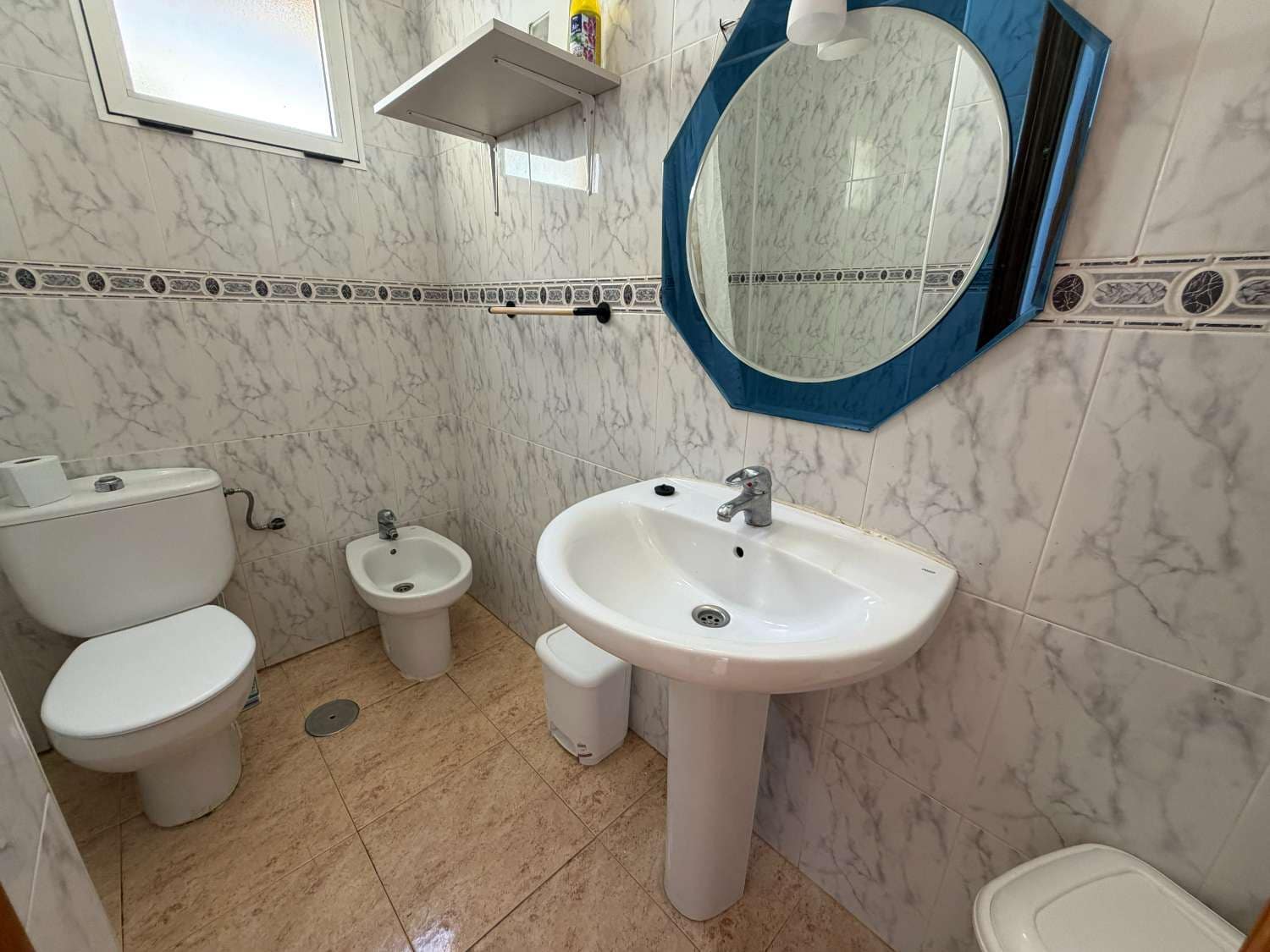 2 soveværelse Strandlejlighed til salg i Orihuela med swimmingpool - € 135.000 (Ref: 9864107)