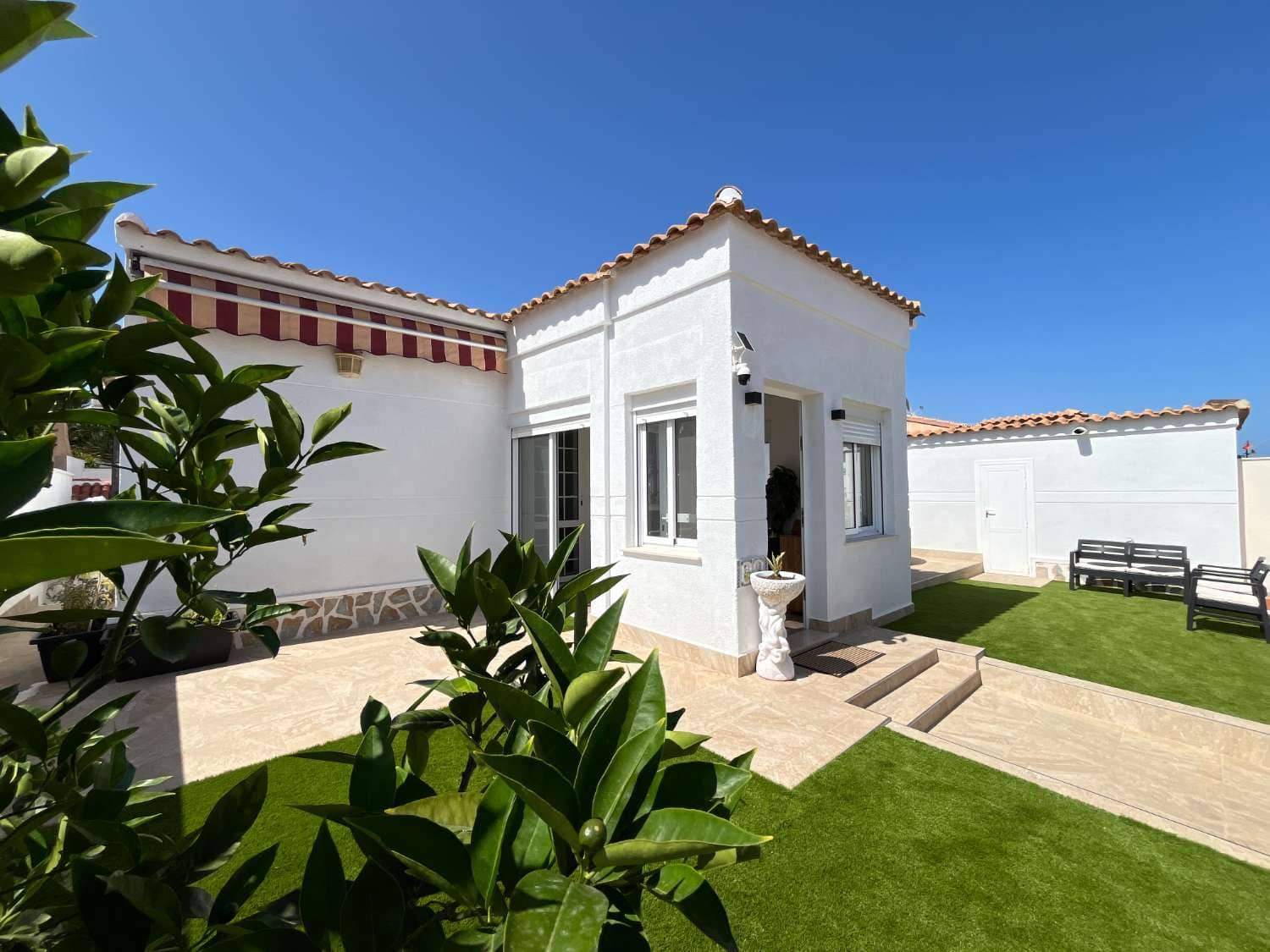 3 bedroom Villa for sale in Orihuela with garage - € 339,000 (Ref: 9880603)