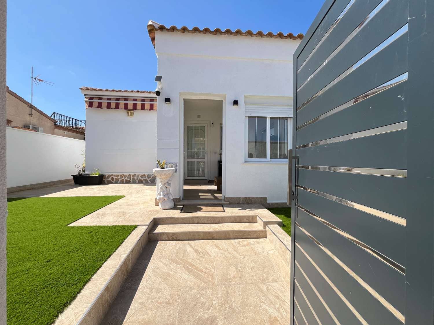 3 bedroom Villa for sale in Orihuela with garage - € 339,000 (Ref: 9880603)