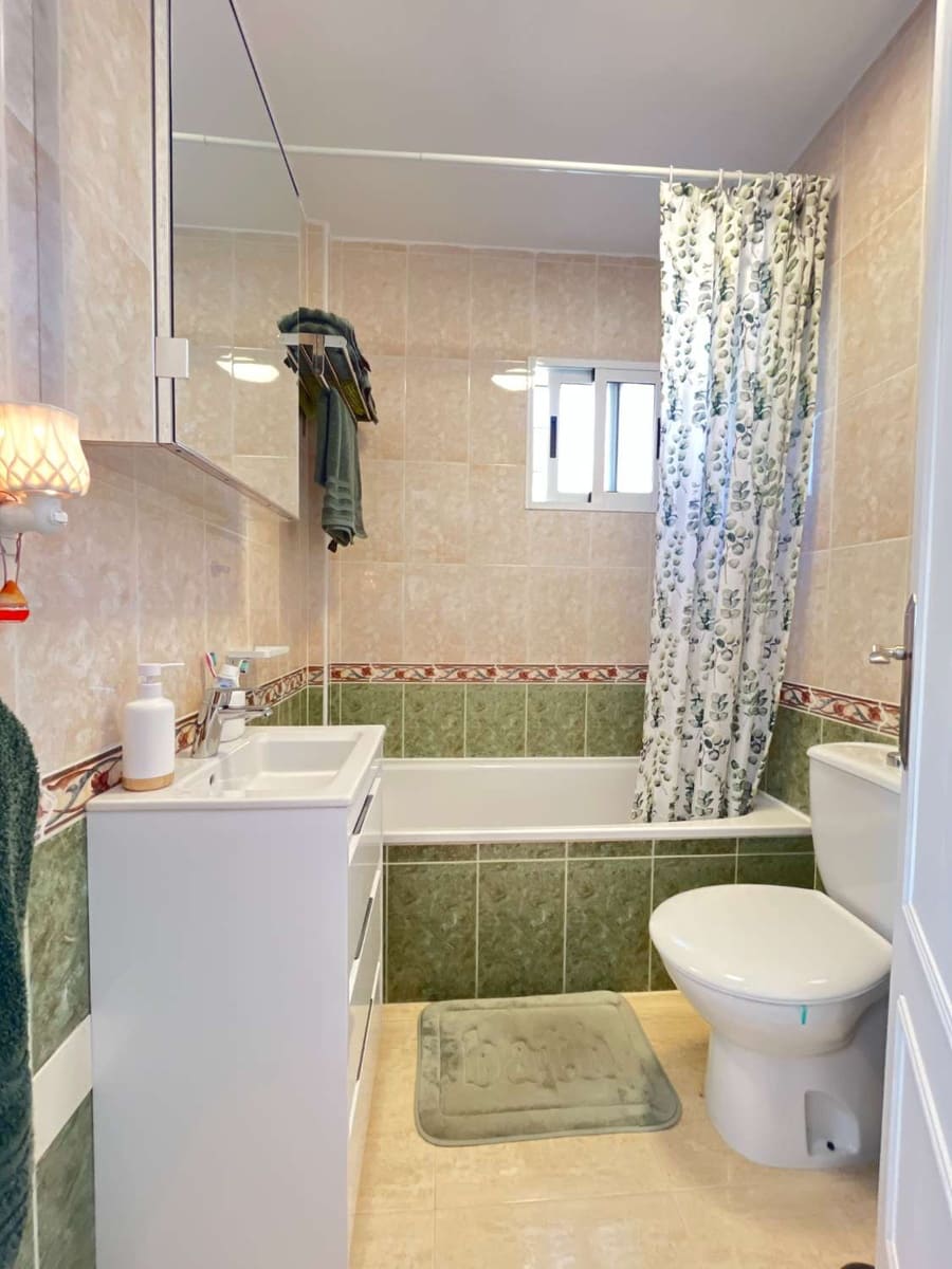 2 soveværelse Strandlejlighed til salg i Playa Flamenca med swimmingpool - € 169.900 (Ref: 9880604)