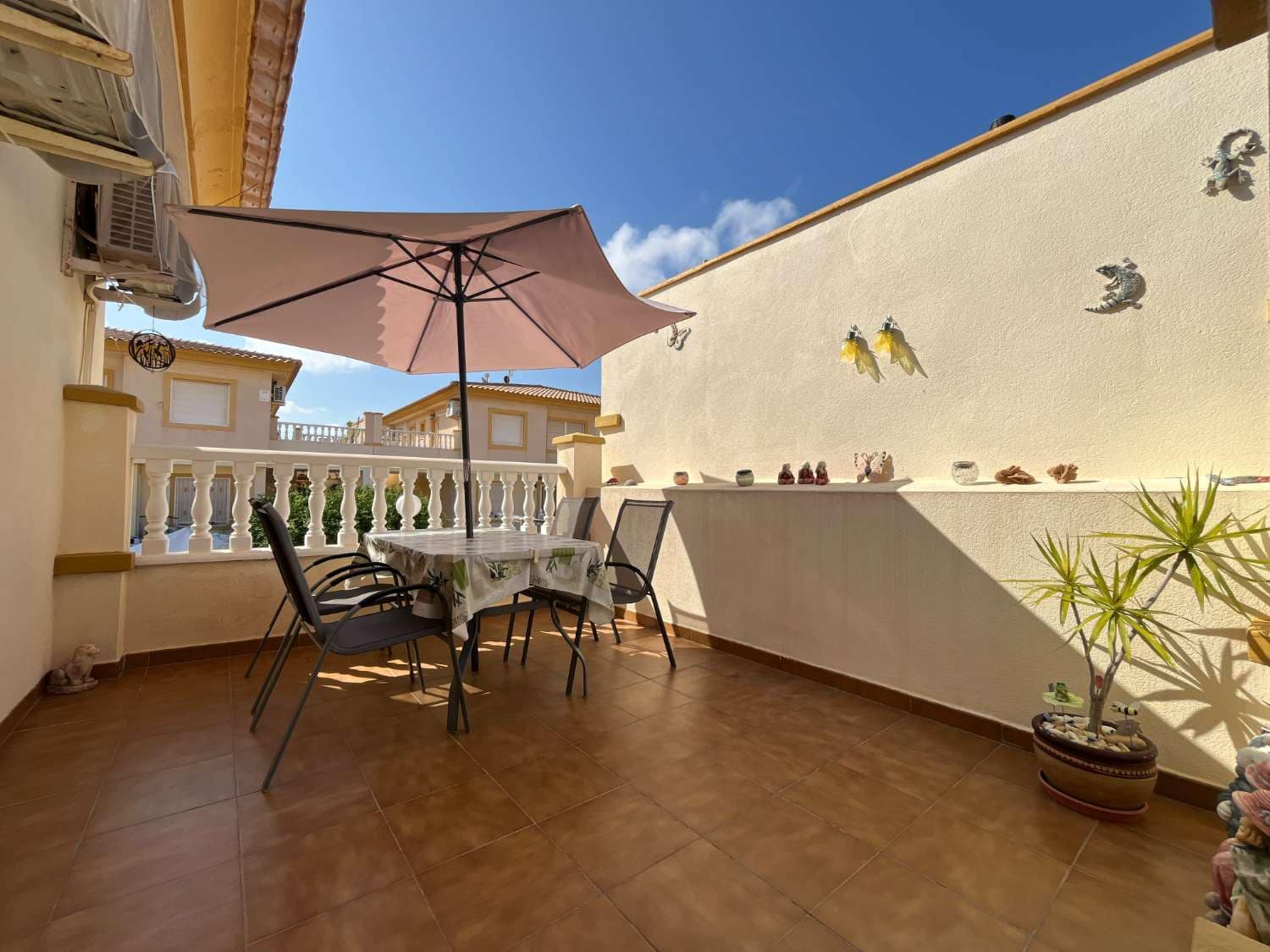 2 soveværelse Strandlejlighed til salg i Playa Flamenca med swimmingpool - € 169.900 (Ref: 9880604)