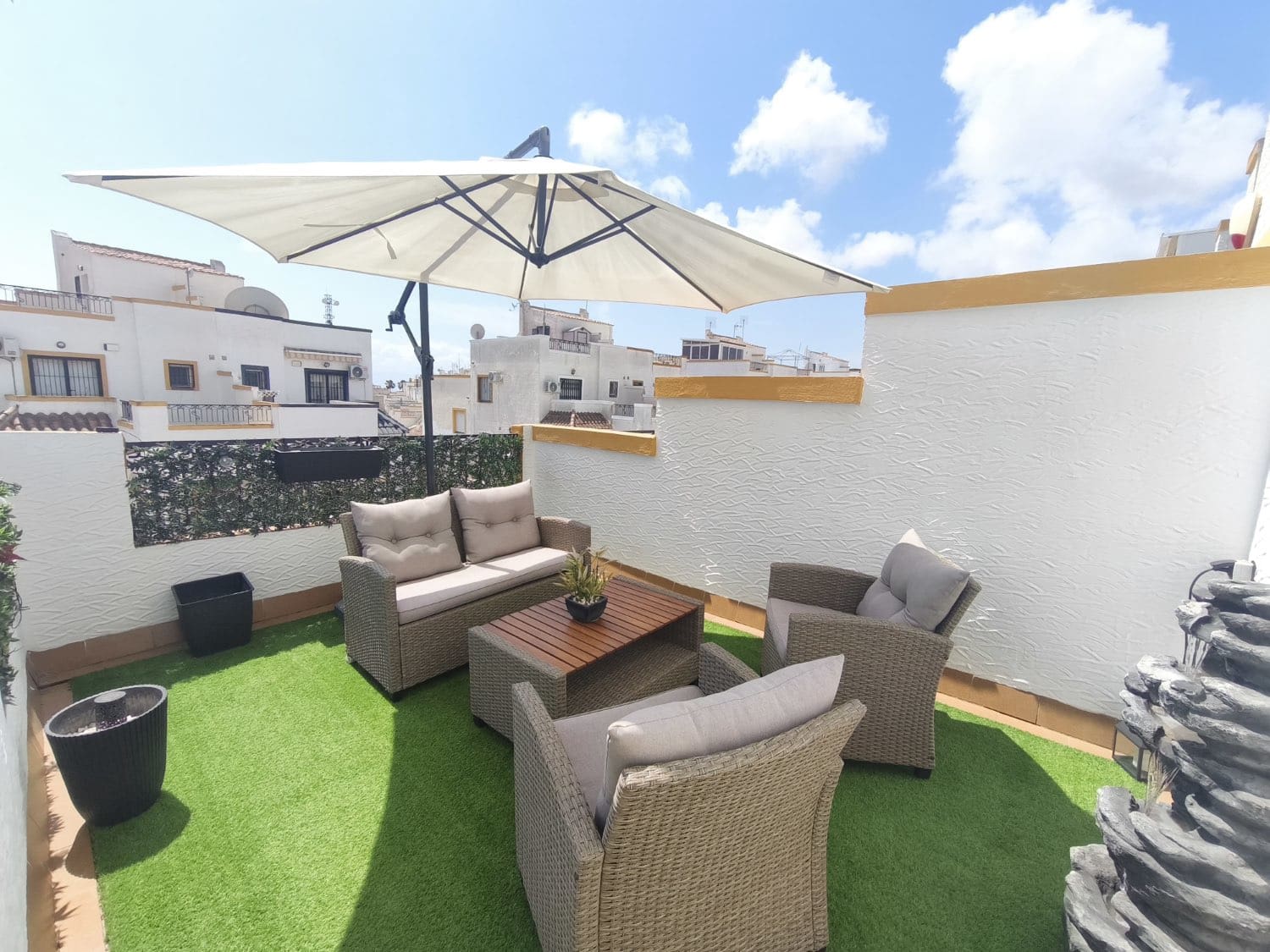 3 bedroom Terraced Villa for sale in Orihuela with pool - € 244,000 (Ref: 9895788)